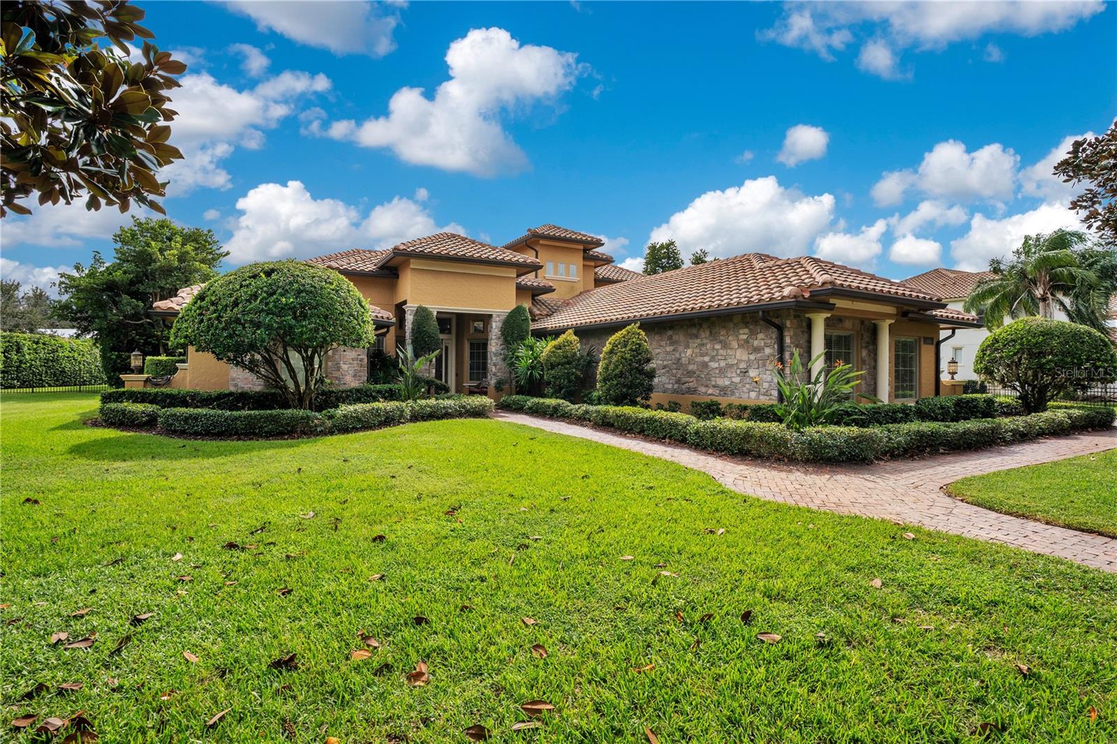 Image 4 of 100 For 9640 Lake Hugh Drive