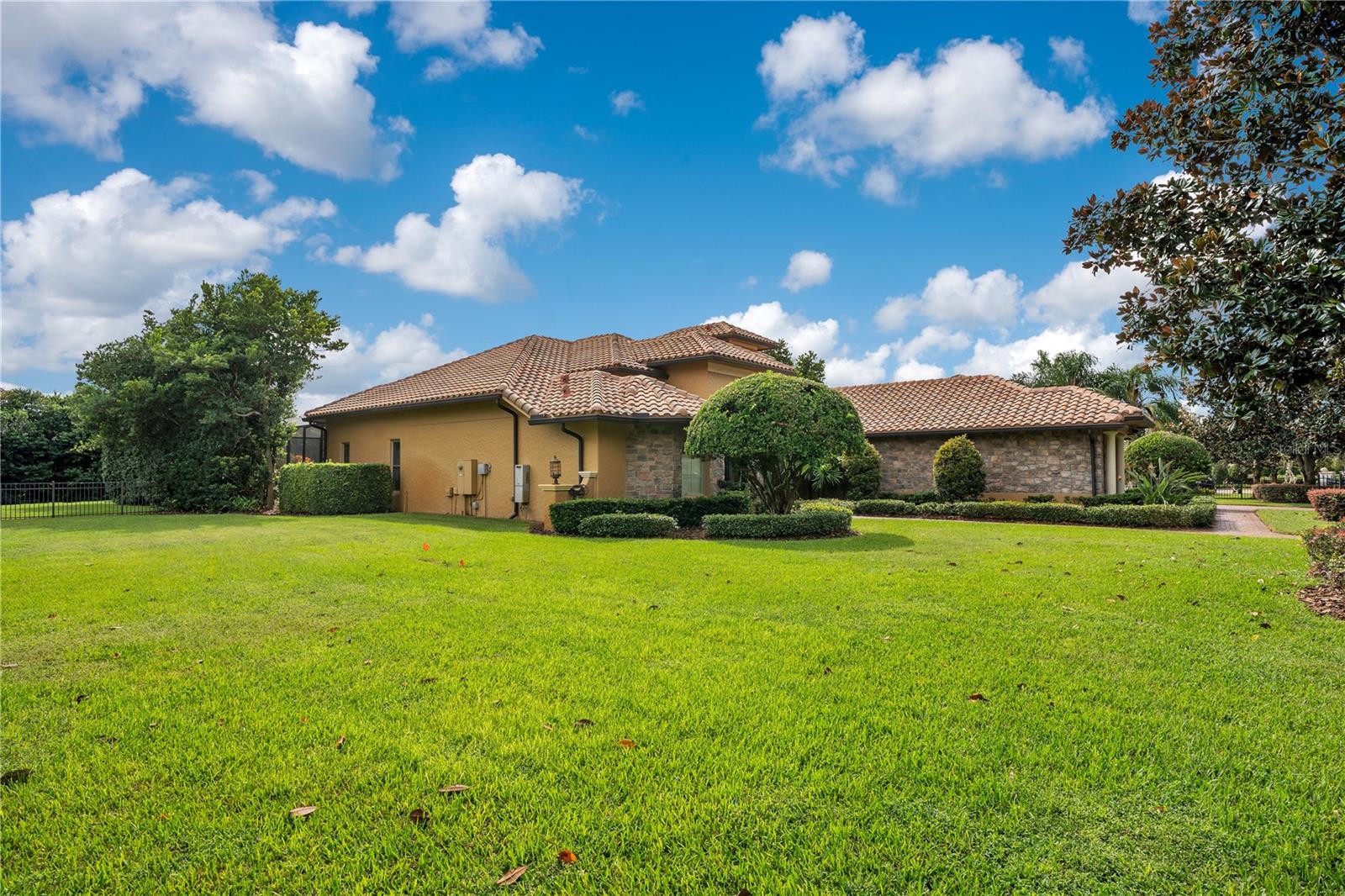 Image 87 of 100 For 9640 Lake Hugh Drive
