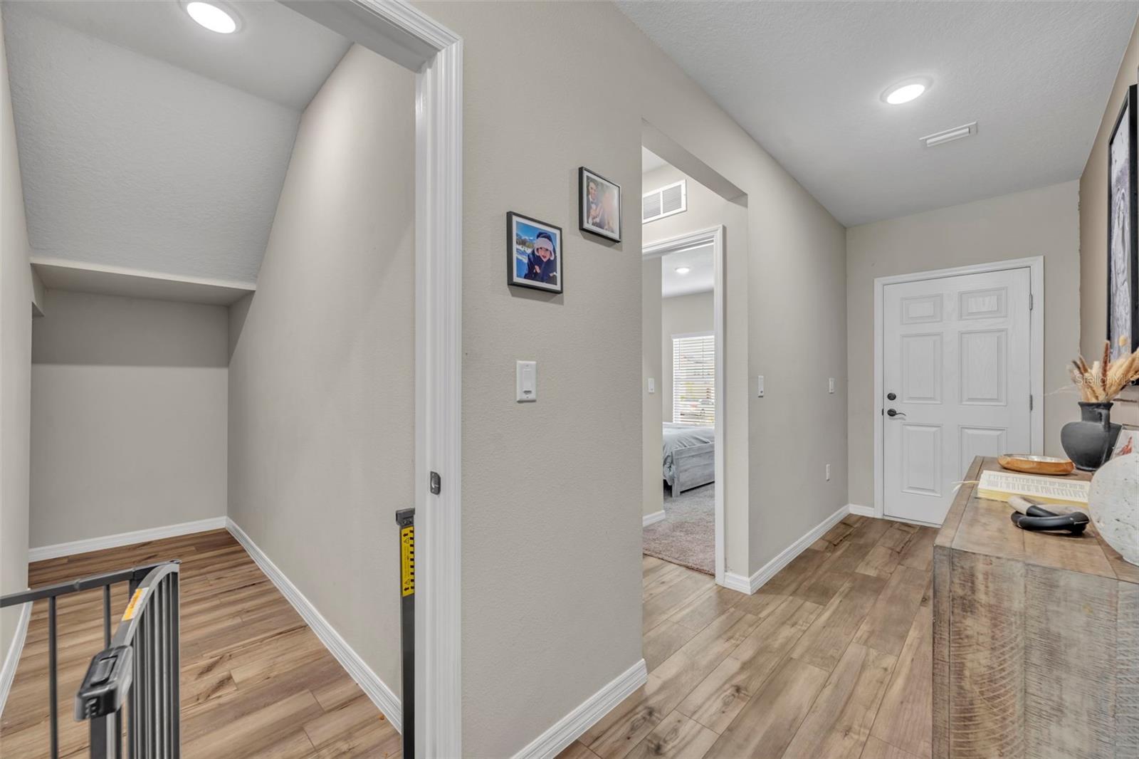 Image 19 of 47 For 2402 Oakwood Lane