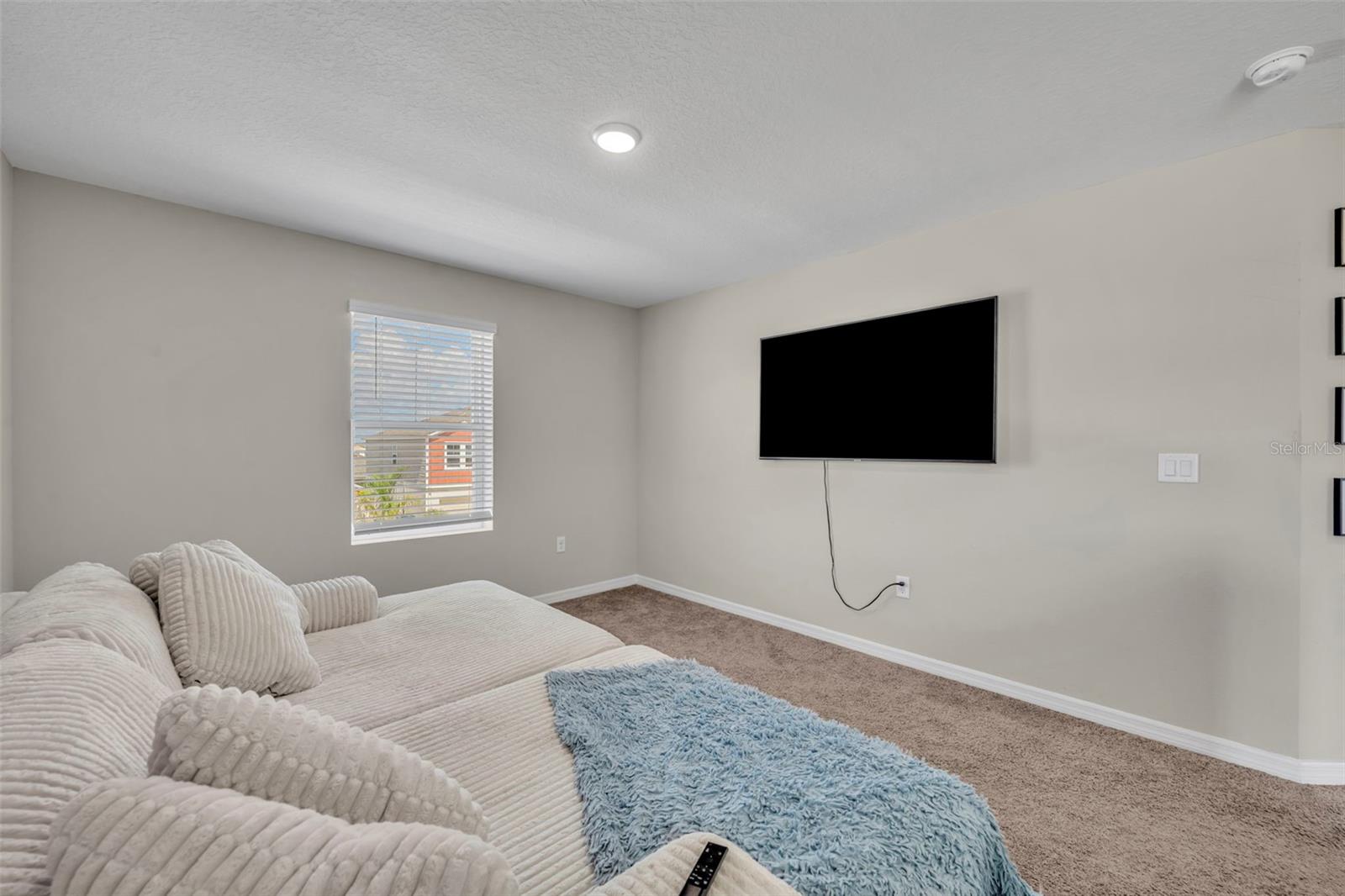 Image 21 of 47 For 2402 Oakwood Lane