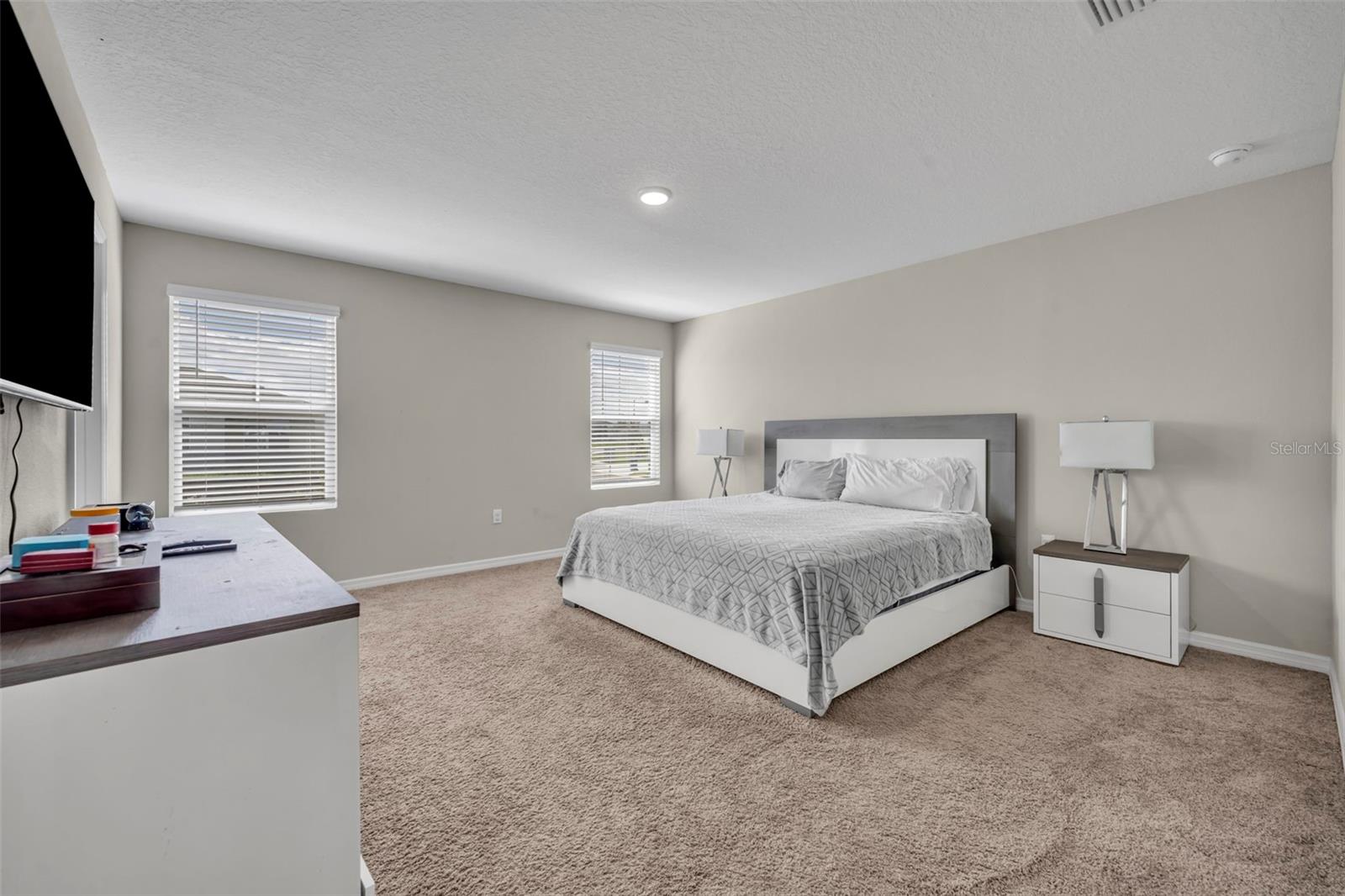 Image 23 of 47 For 2402 Oakwood Lane