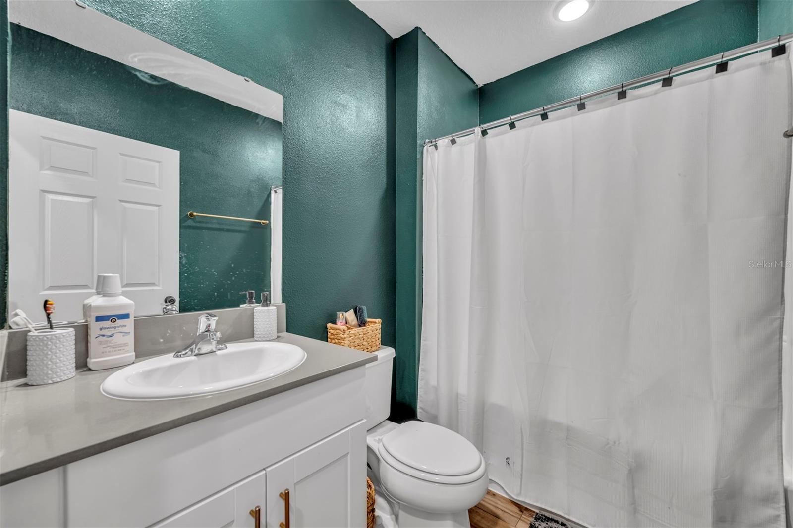 Image 31 of 47 For 2402 Oakwood Lane