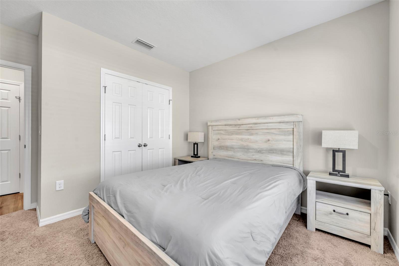 Image 33 of 47 For 2402 Oakwood Lane