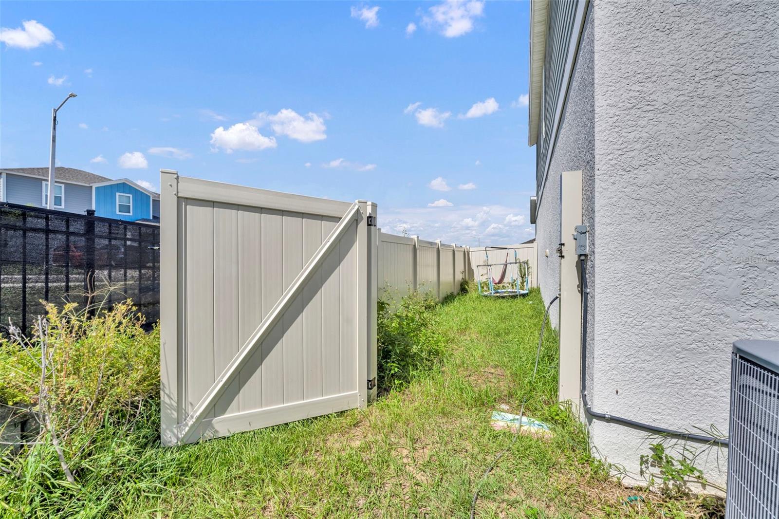 Image 39 of 47 For 2402 Oakwood Lane