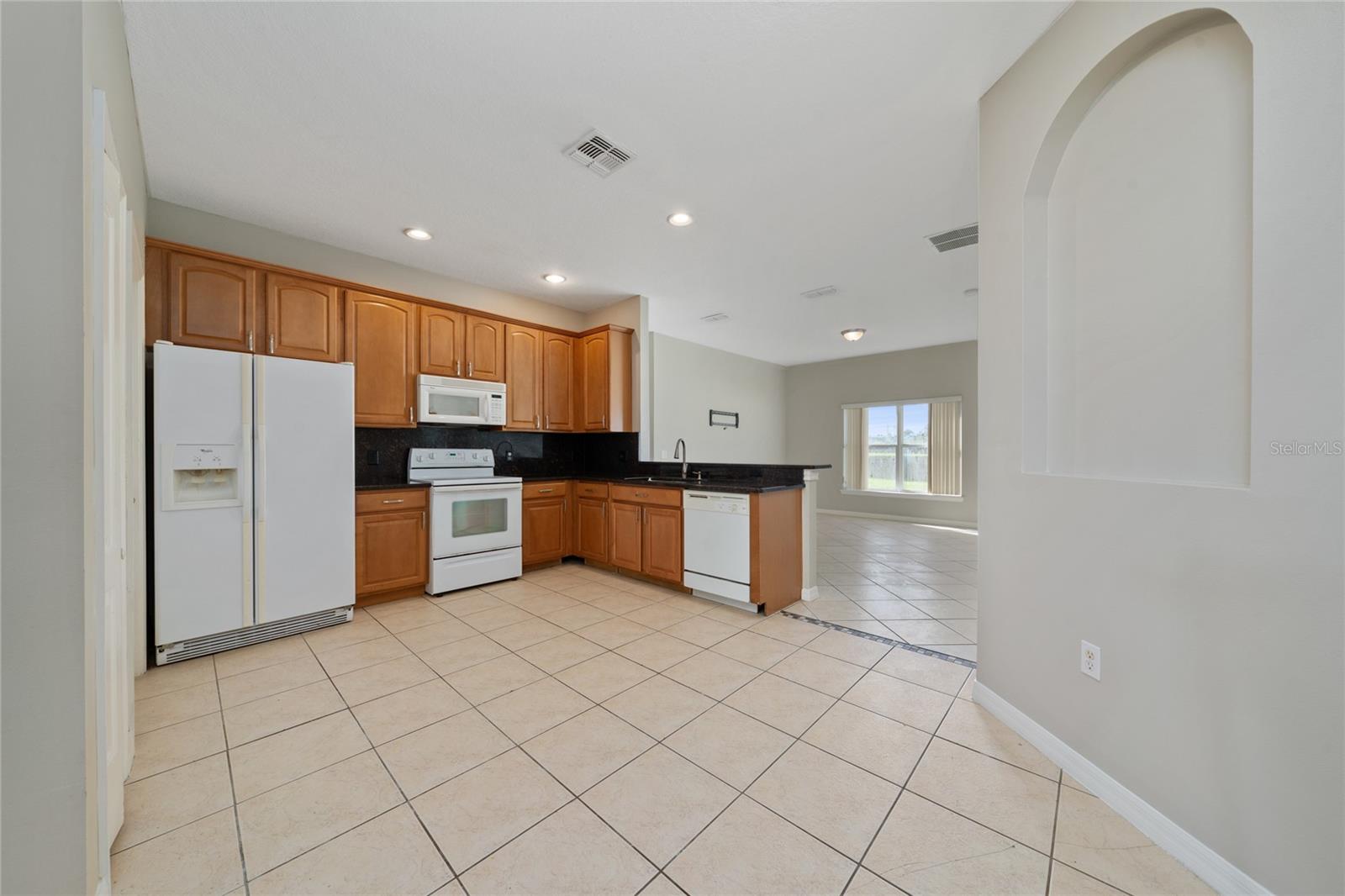 Image 13 of 32 For 607 Hacienda Circle