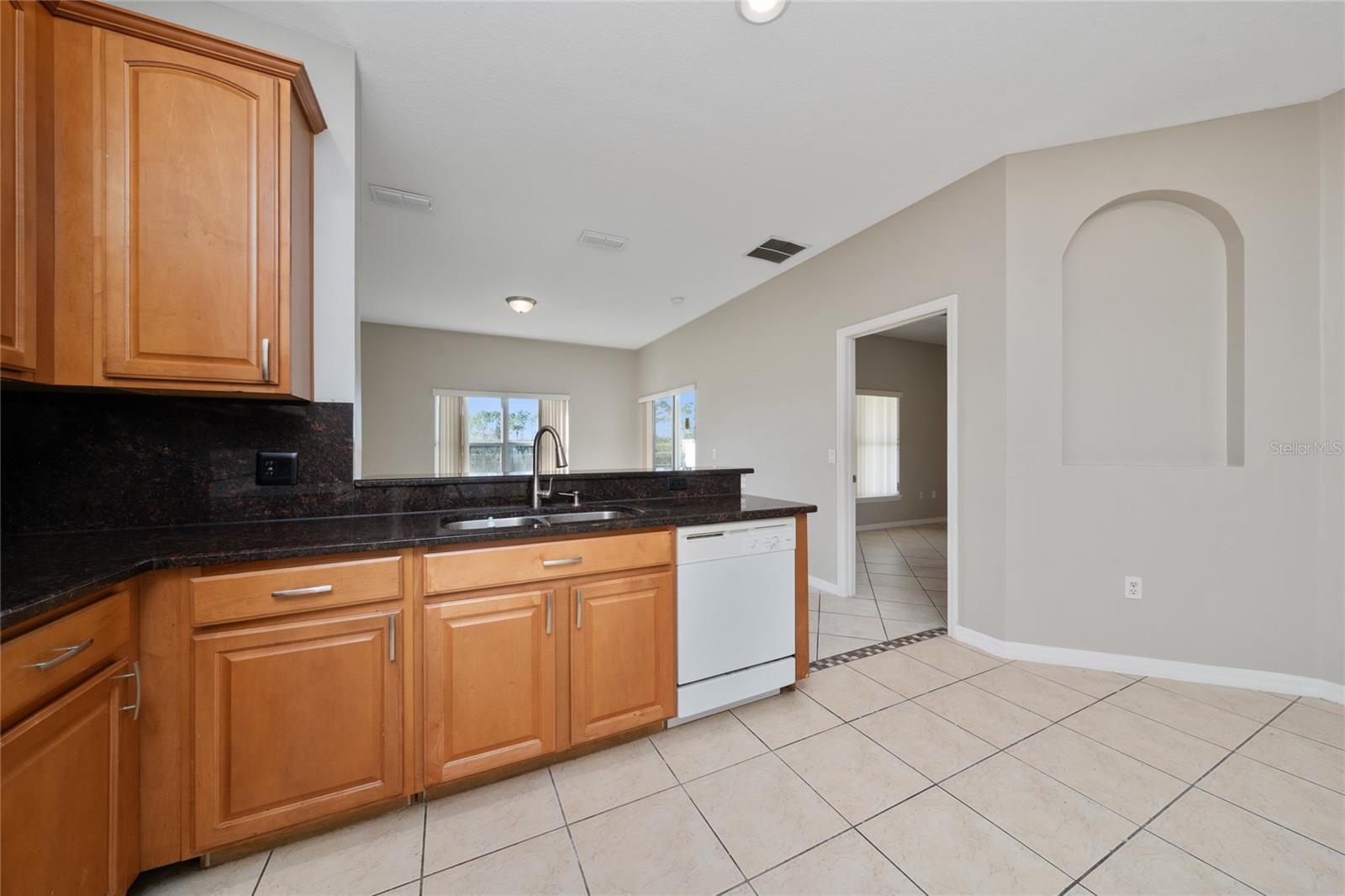 Image 14 of 32 For 607 Hacienda Circle