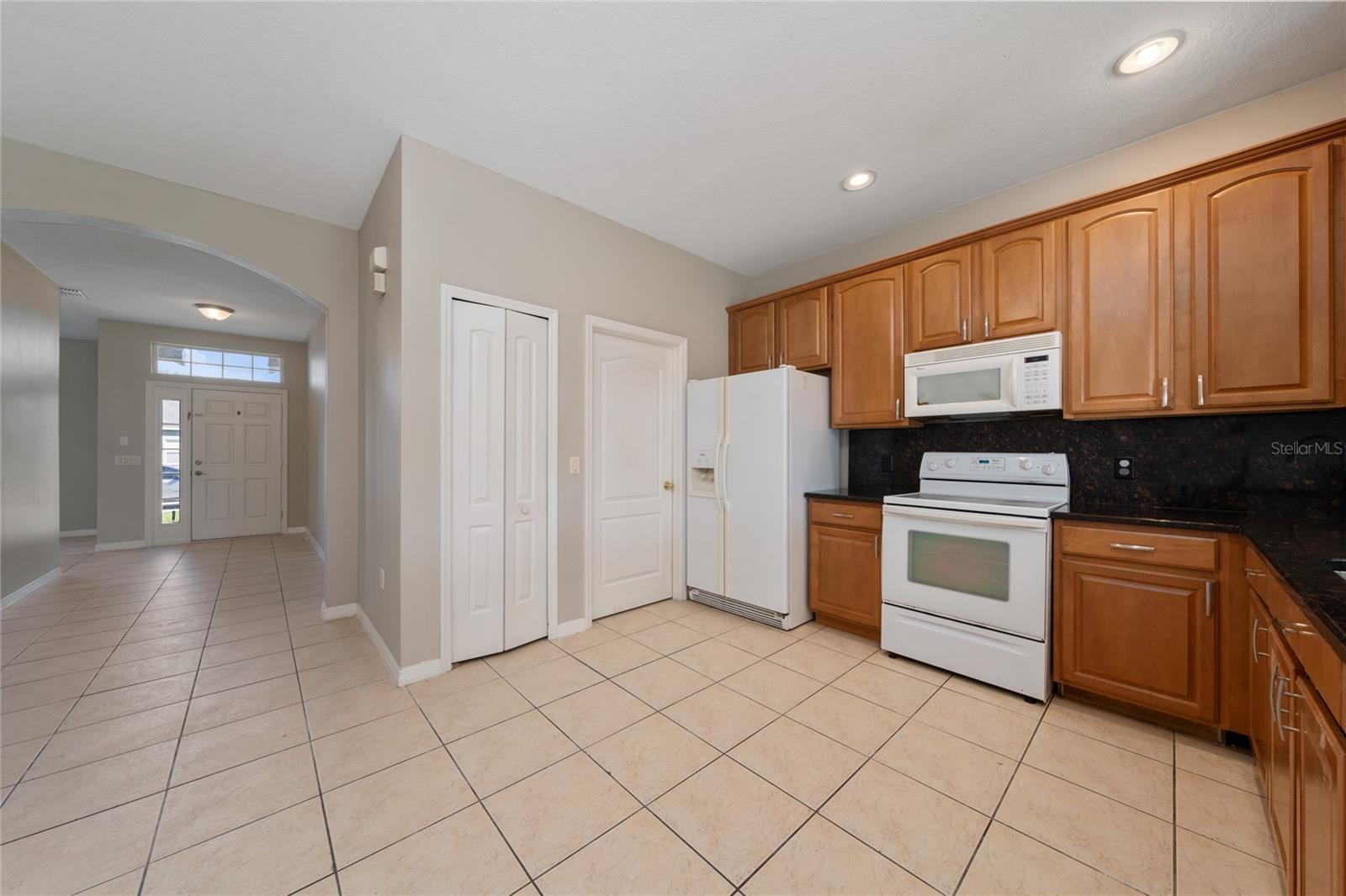 Image 15 of 32 For 607 Hacienda Circle