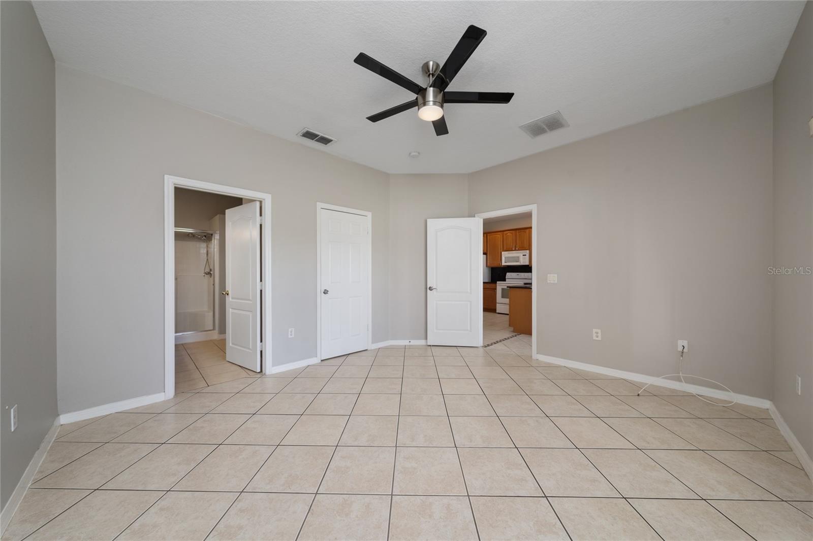 Image 19 of 32 For 607 Hacienda Circle