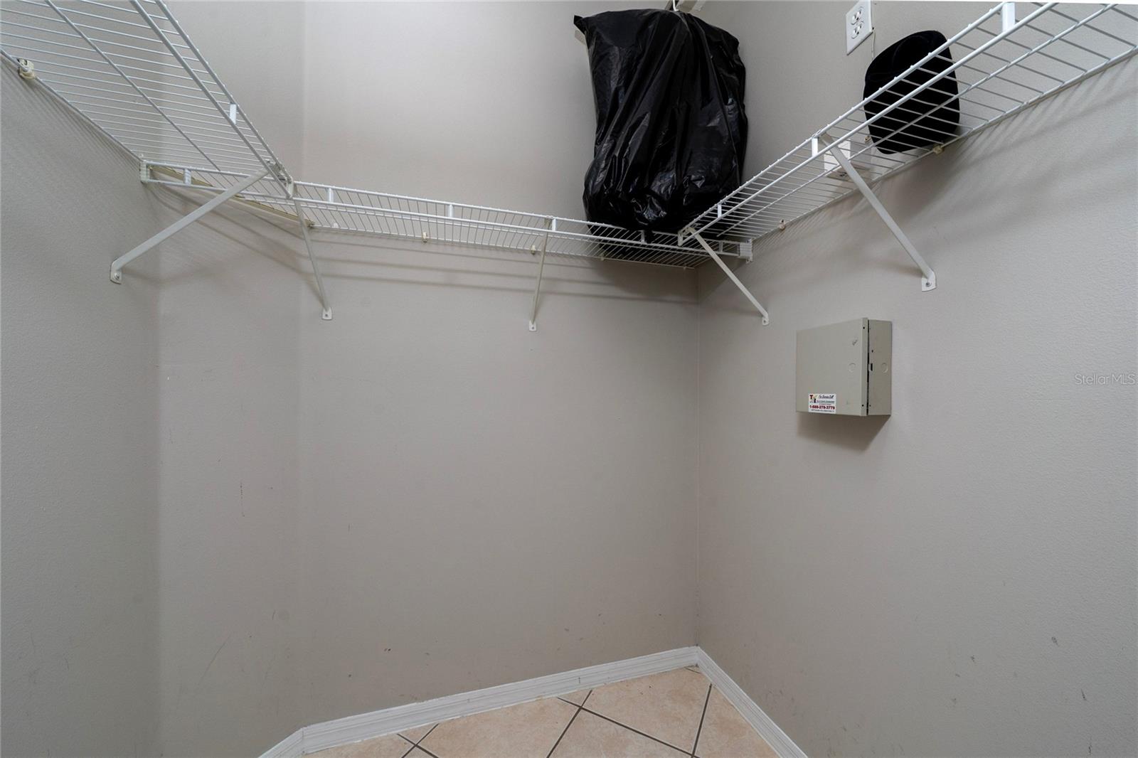 Image 22 of 32 For 607 Hacienda Circle