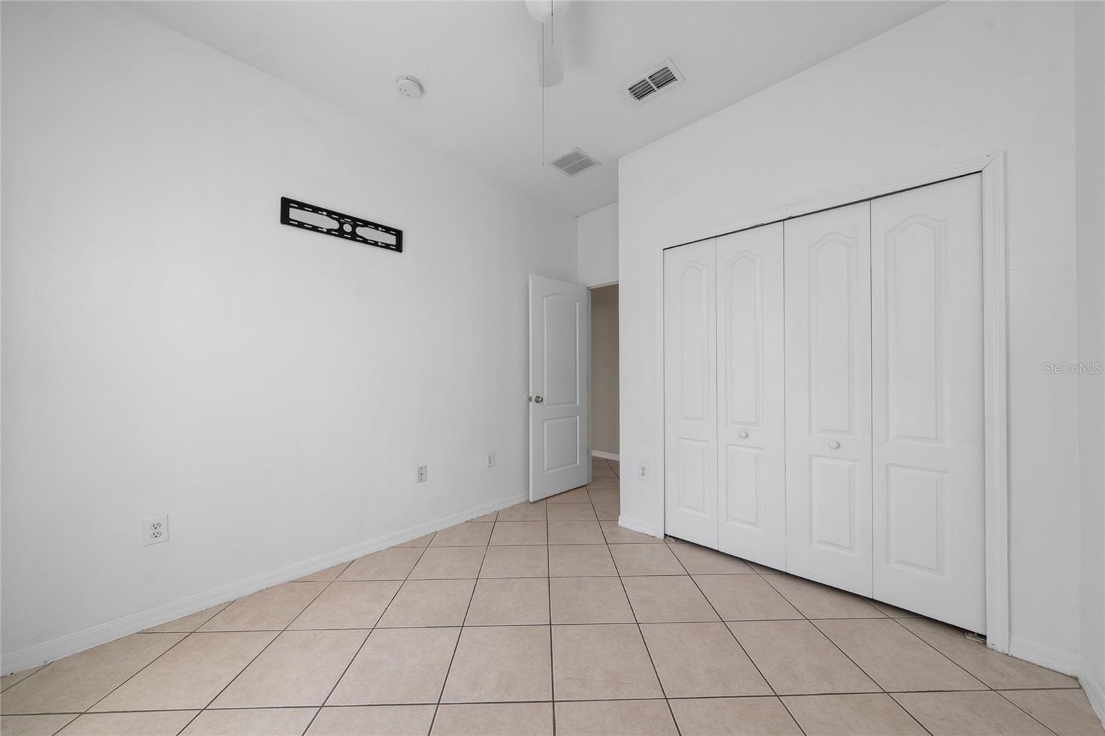 Image 24 of 32 For 607 Hacienda Circle