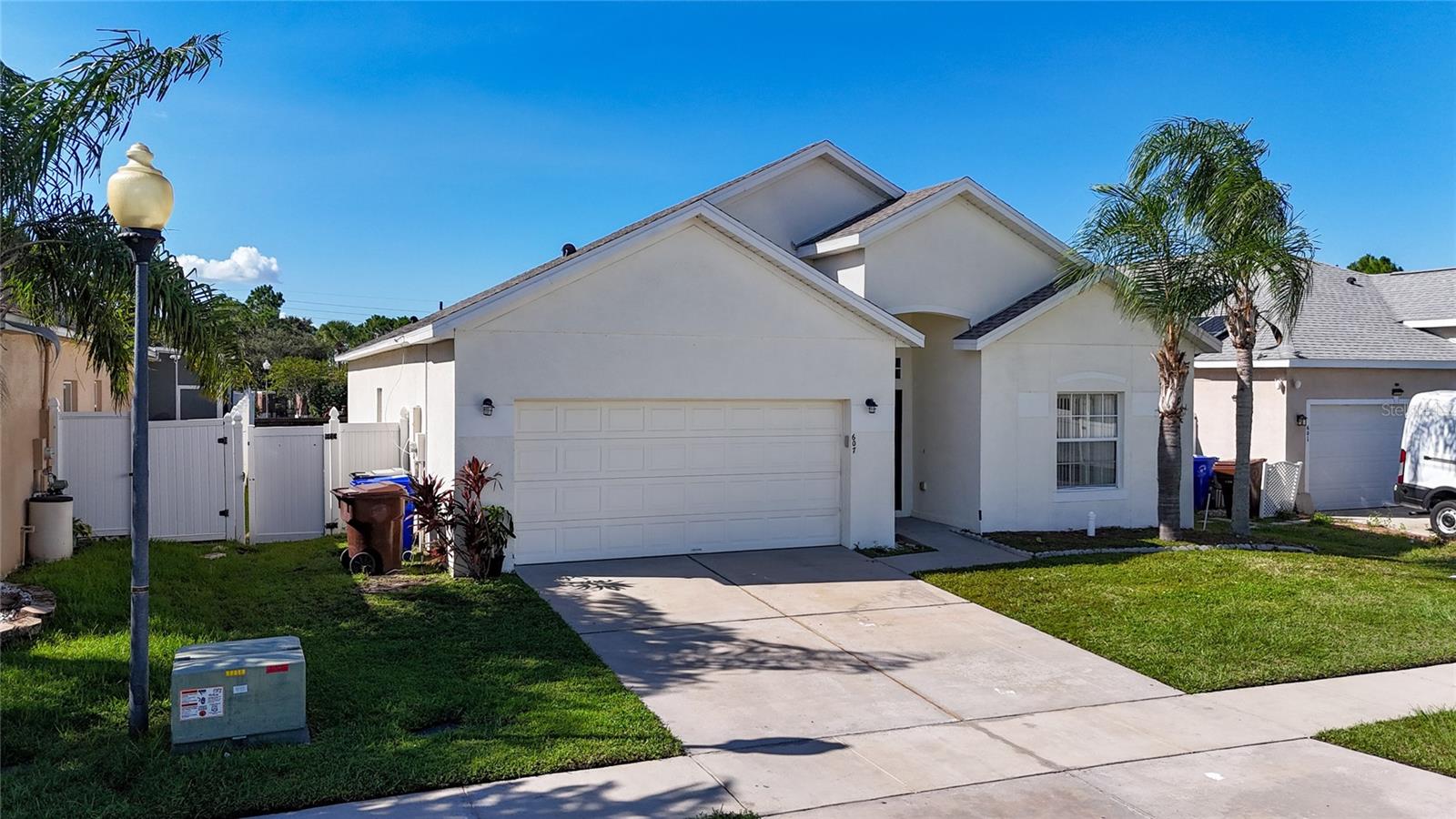 Image 3 of 32 For 607 Hacienda Circle