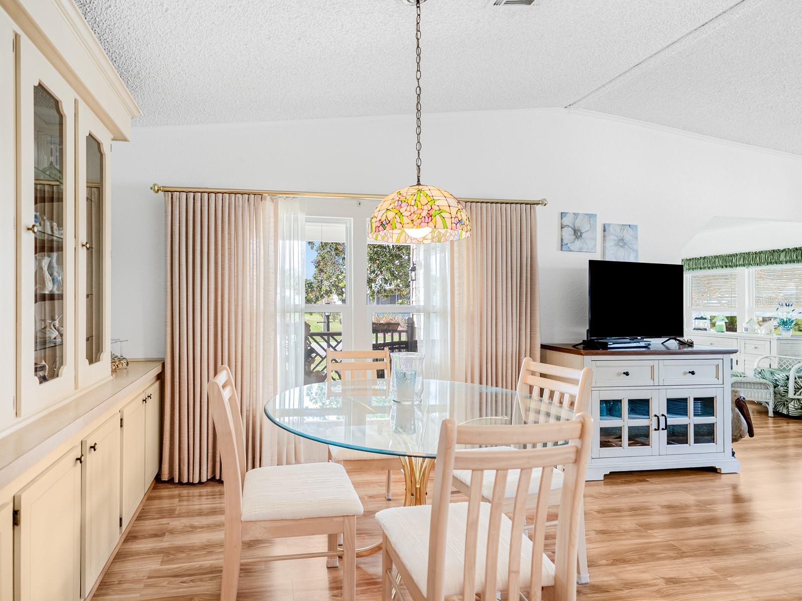 Image 10 of 29 For 412 Tivoli Park Dr