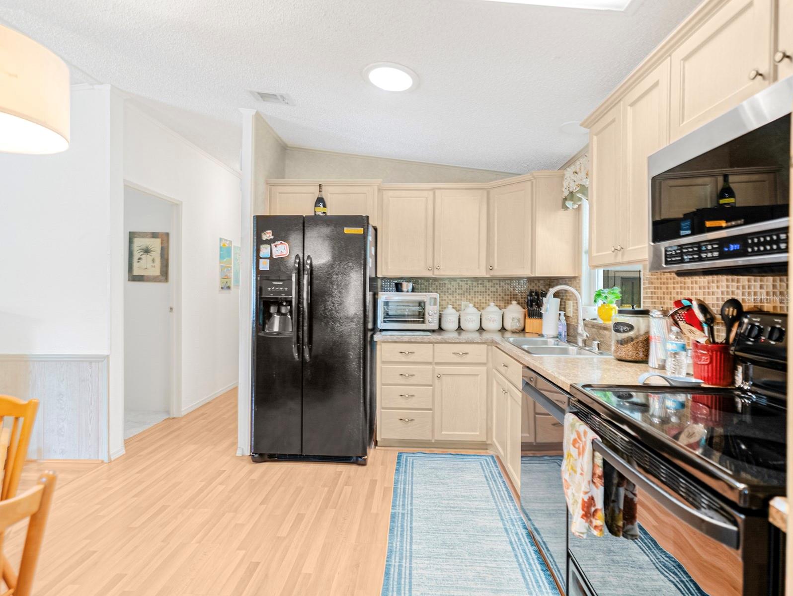 Image 11 of 29 For 412 Tivoli Park Dr