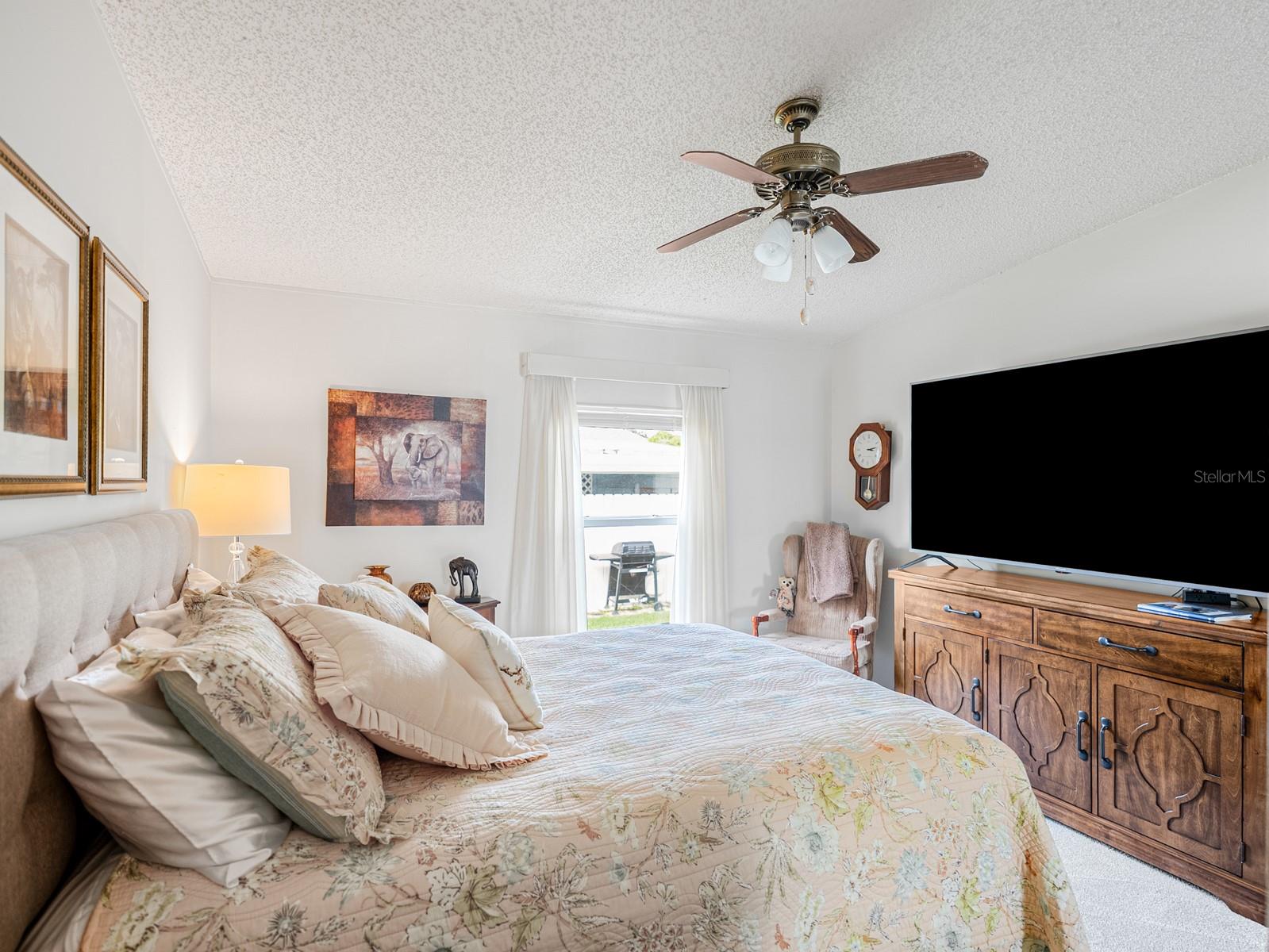 Image 14 of 29 For 412 Tivoli Park Dr