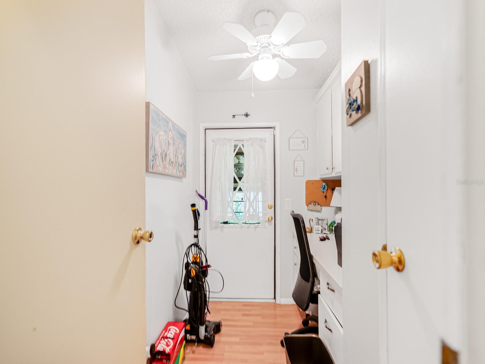 Image 15 of 29 For 412 Tivoli Park Dr