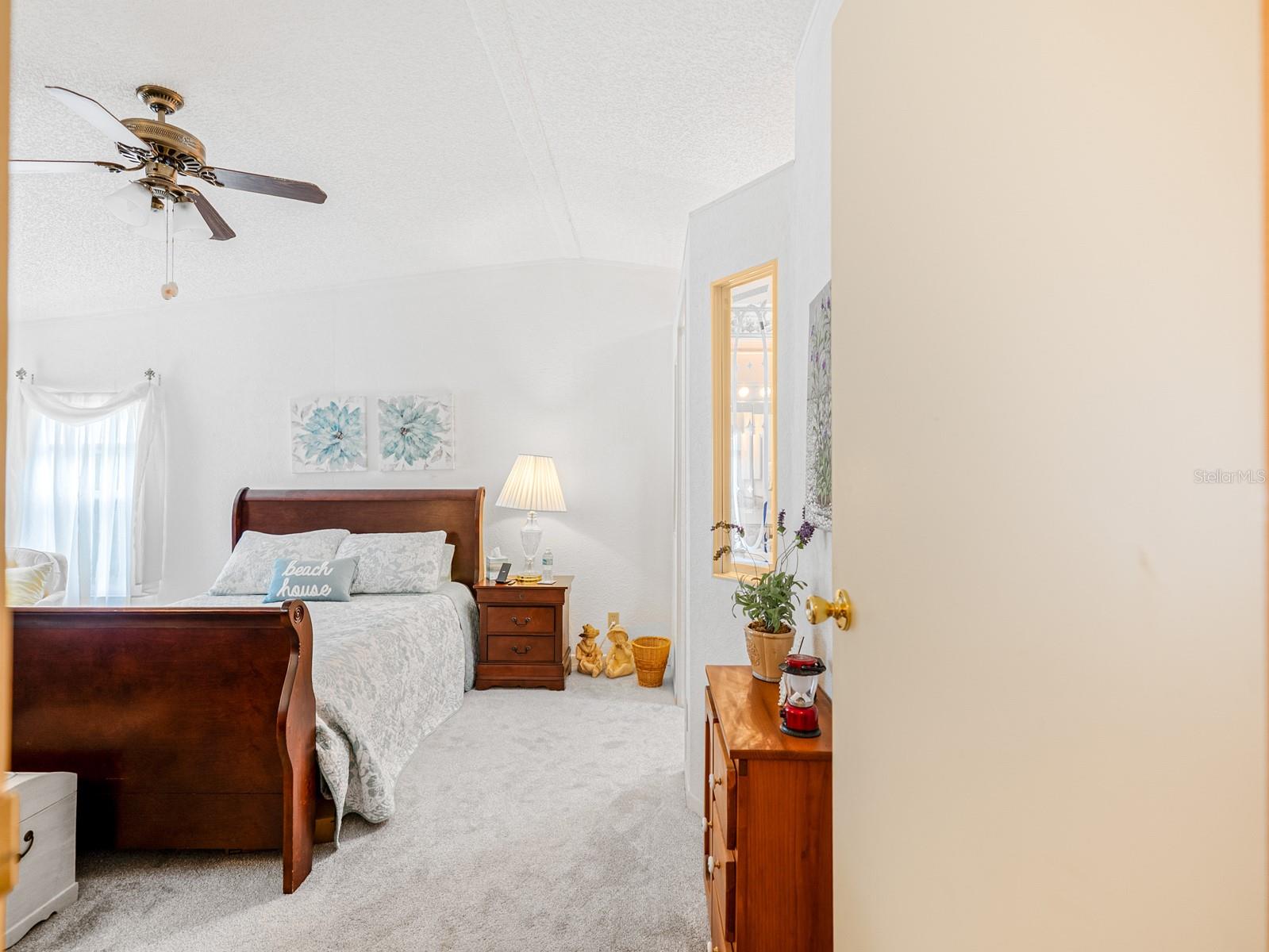 Image 17 of 29 For 412 Tivoli Park Dr