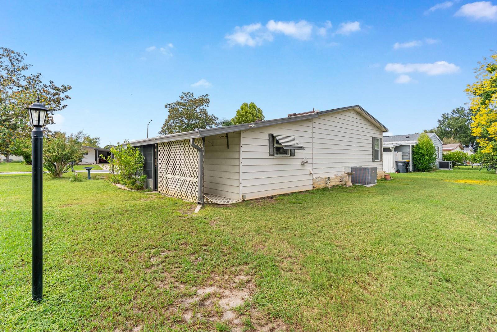 Image 31 of 32 For 412 Tivoli Park Dr