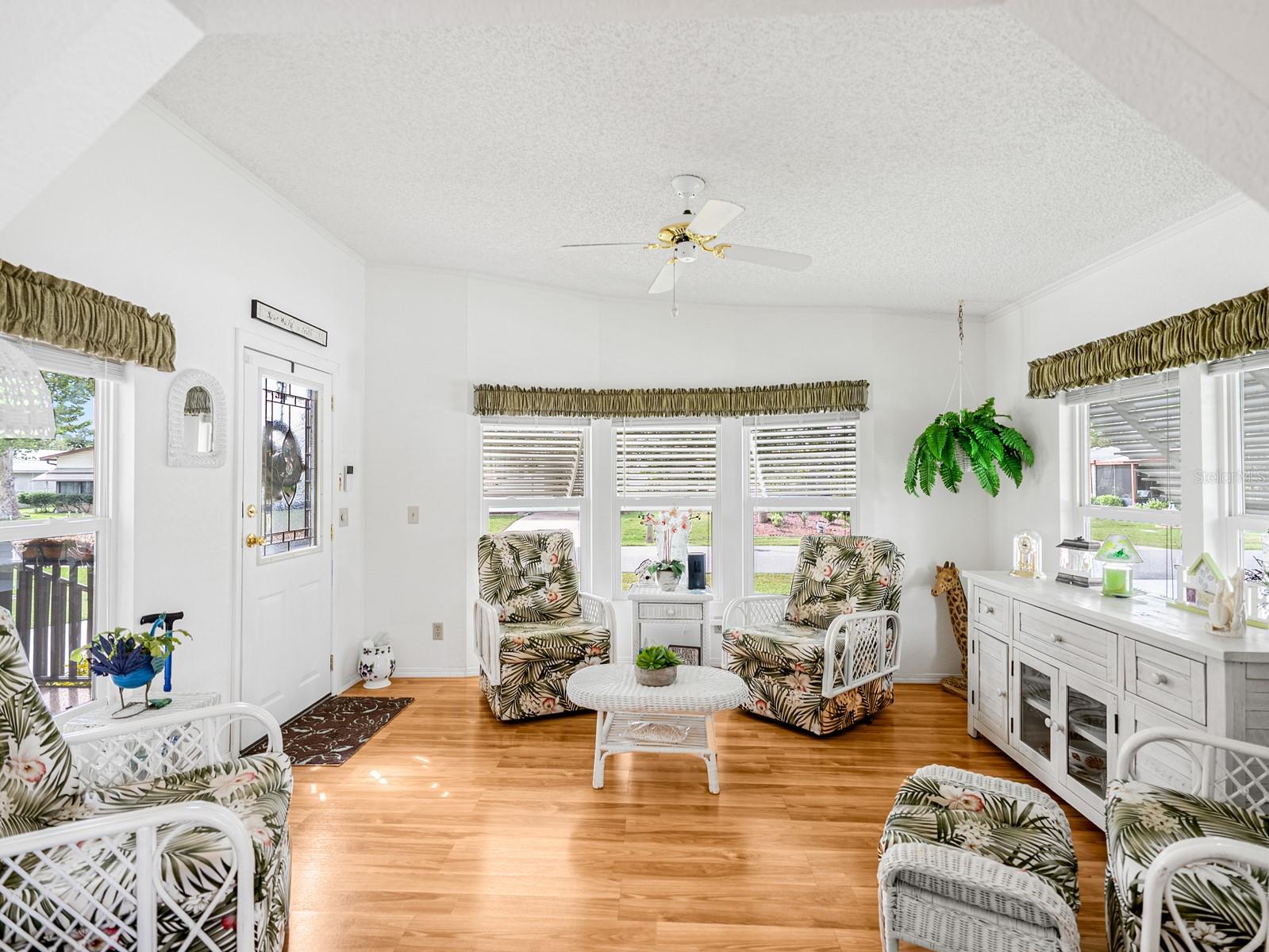 Image 7 of 29 For 412 Tivoli Park Dr