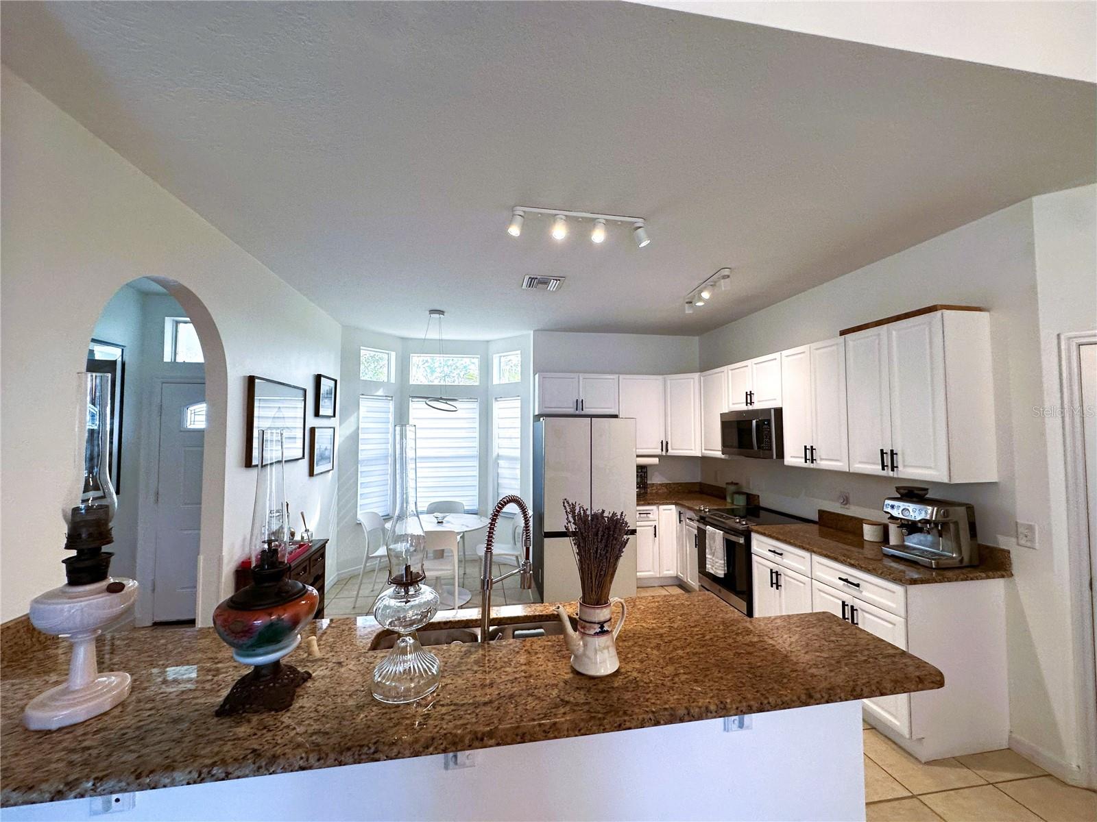 Image 11 of 43 For 700 Castillo Place