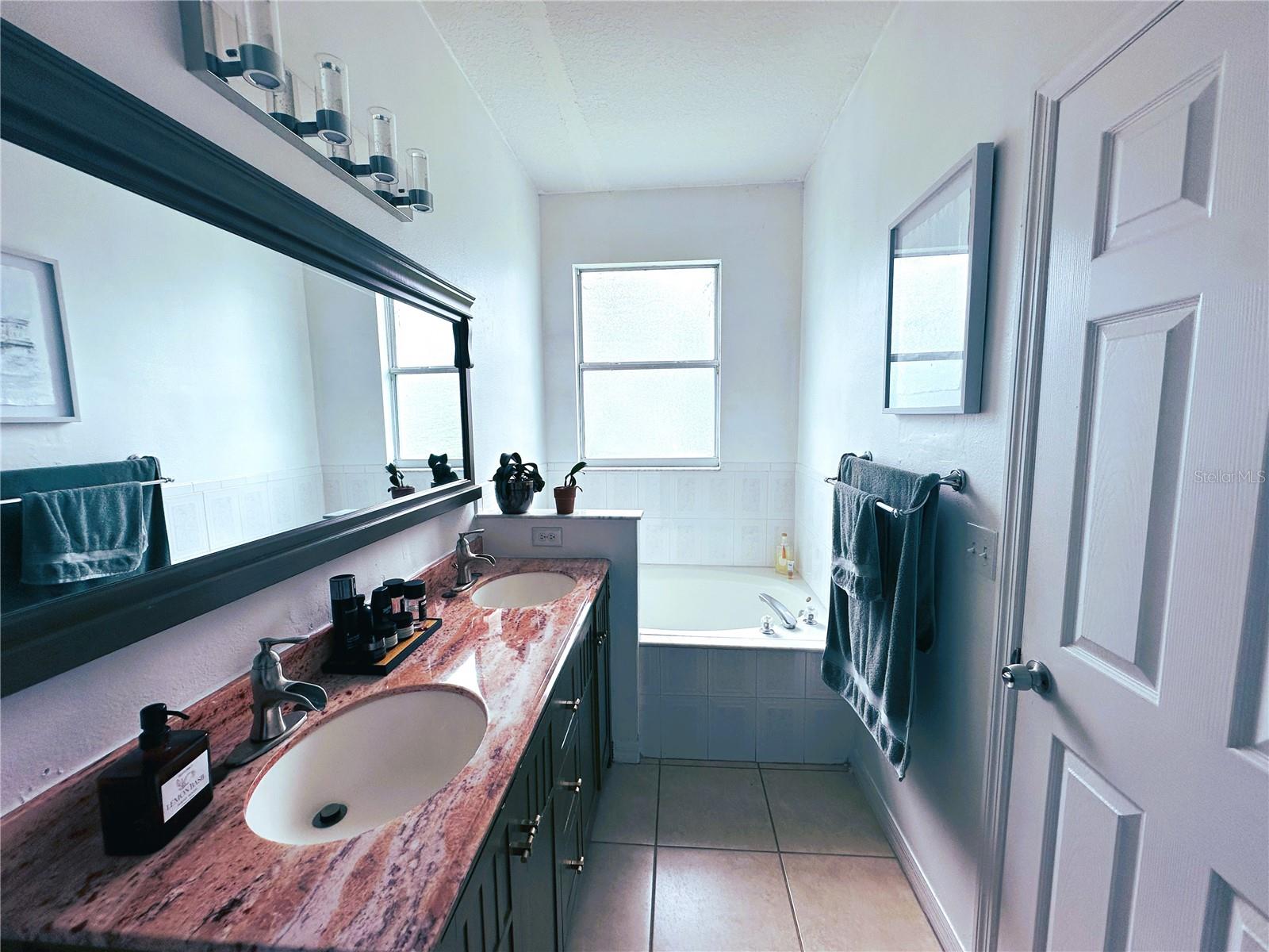 Image 17 of 43 For 700 Castillo Place