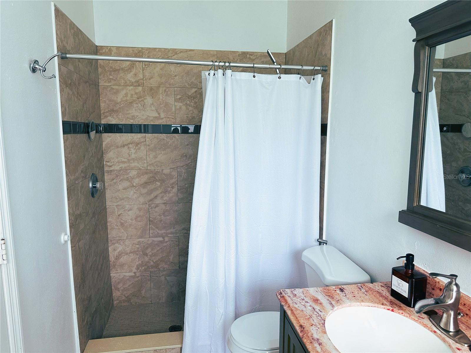 Image 18 of 43 For 700 Castillo Place