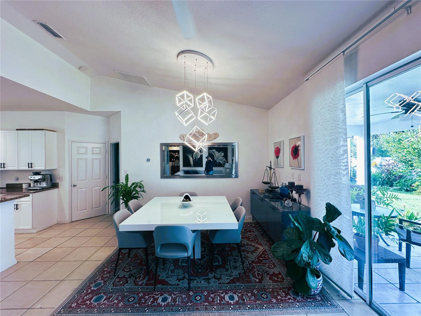 Image 26 of 43 For 700 Castillo Place