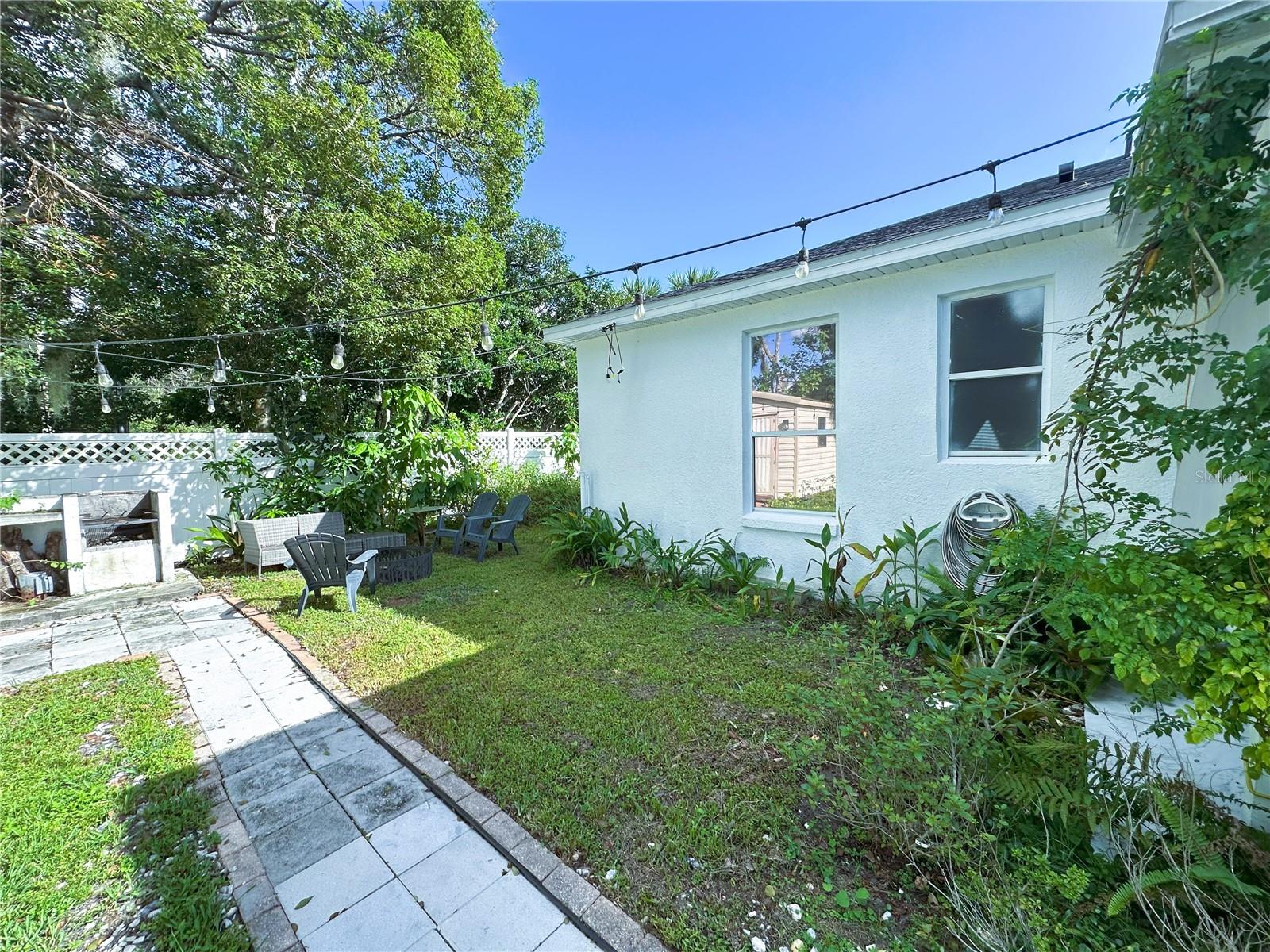 Image 28 of 43 For 700 Castillo Place