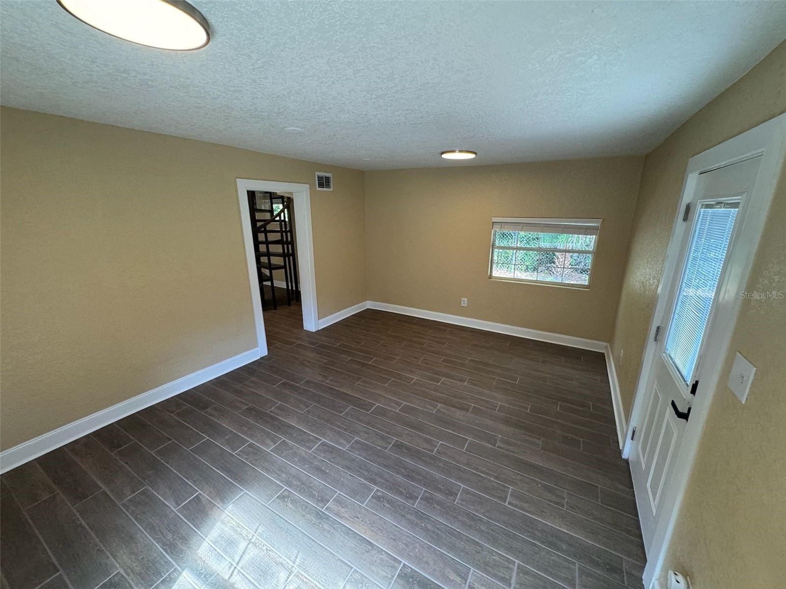 Image 6 of 10 For 10031 Union Park Drive B