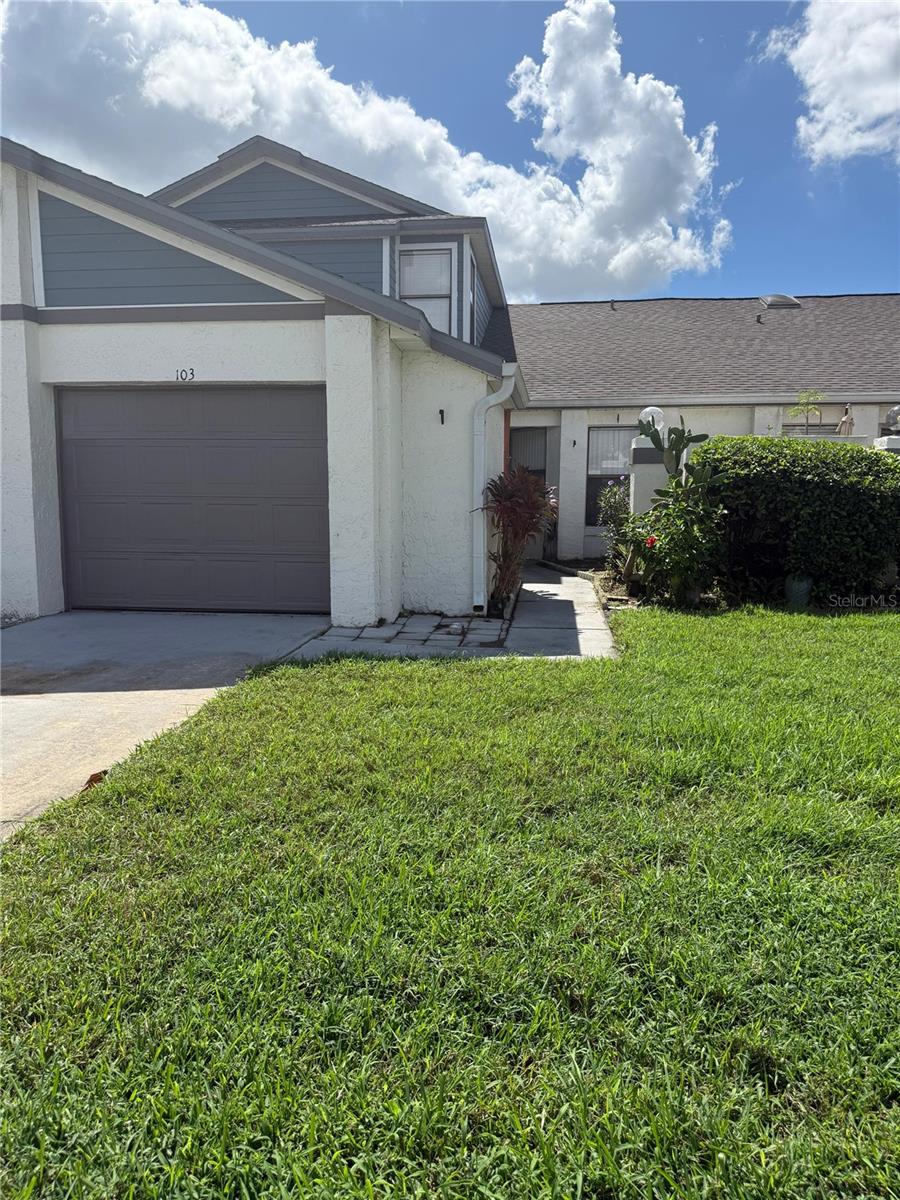 Image 12 of 12 For 103 Lakepointe Circle