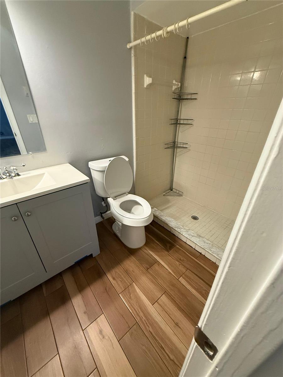 Image 3 of 12 For 103 Lakepointe Circle