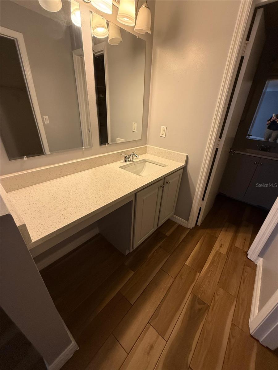 Image 4 of 12 For 103 Lakepointe Circle