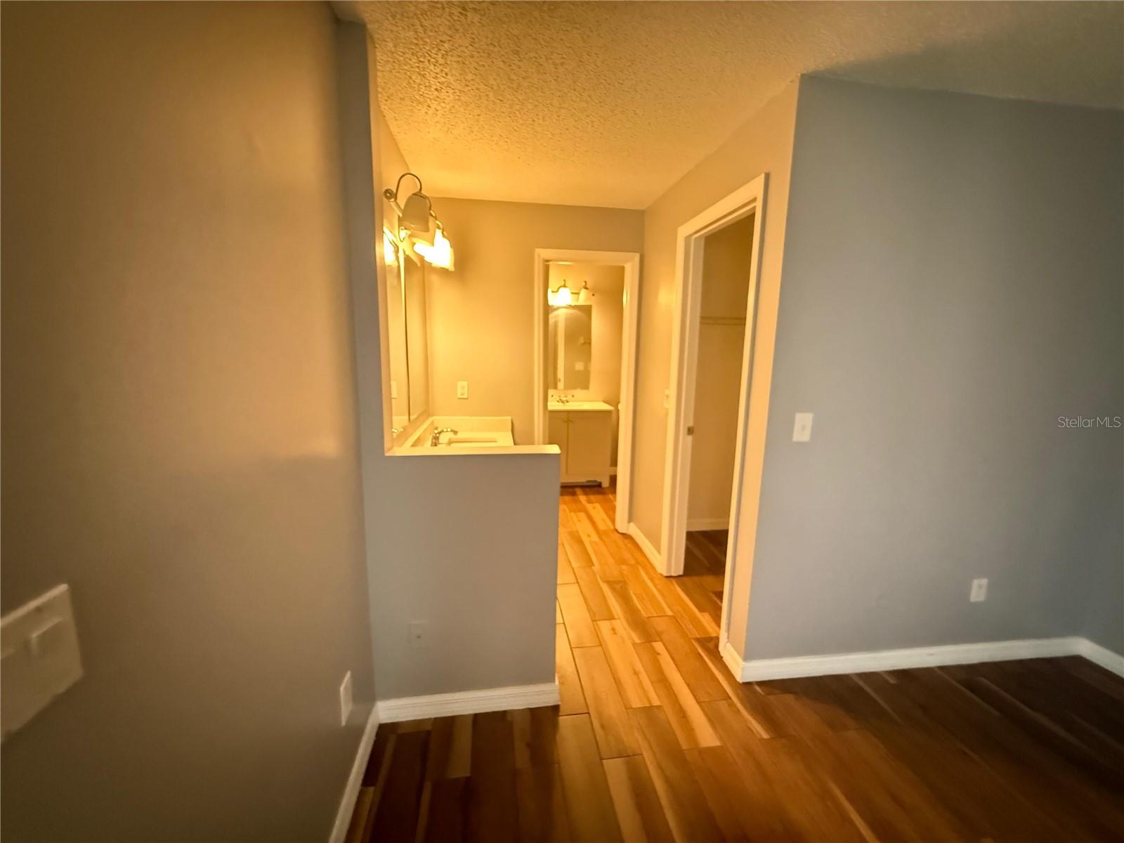 Image 5 of 12 For 103 Lakepointe Circle