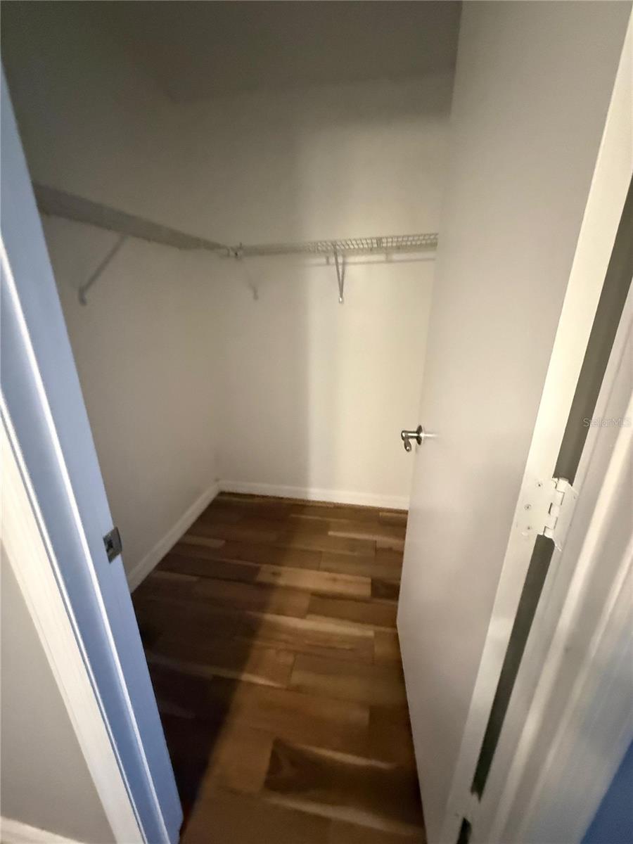 Image 6 of 12 For 103 Lakepointe Circle