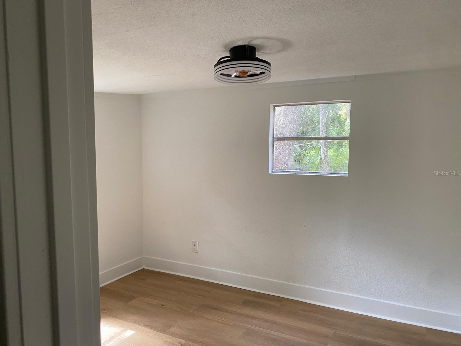 Image 6 of 33 For 19429 Mccloy Circle