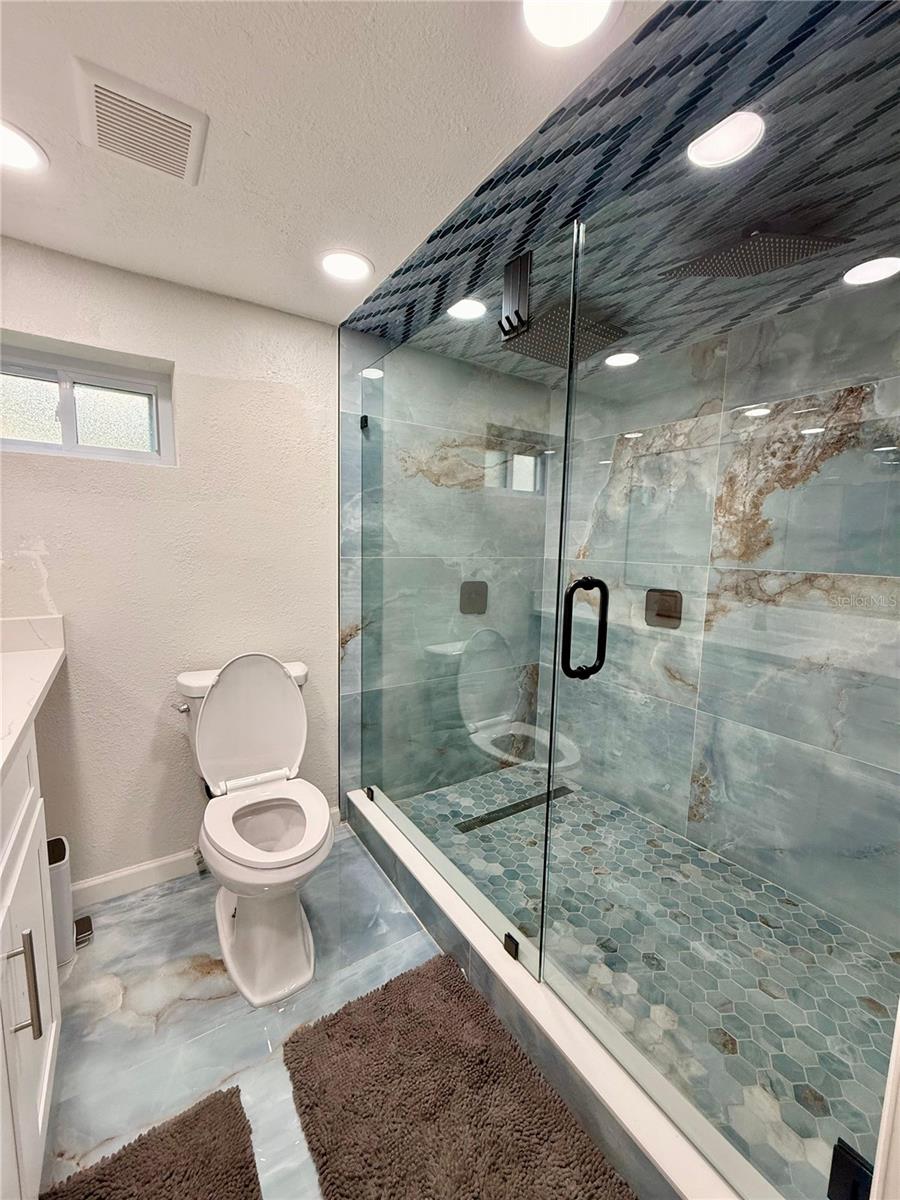 Listing photo id 16 for 8117 Bay Drive