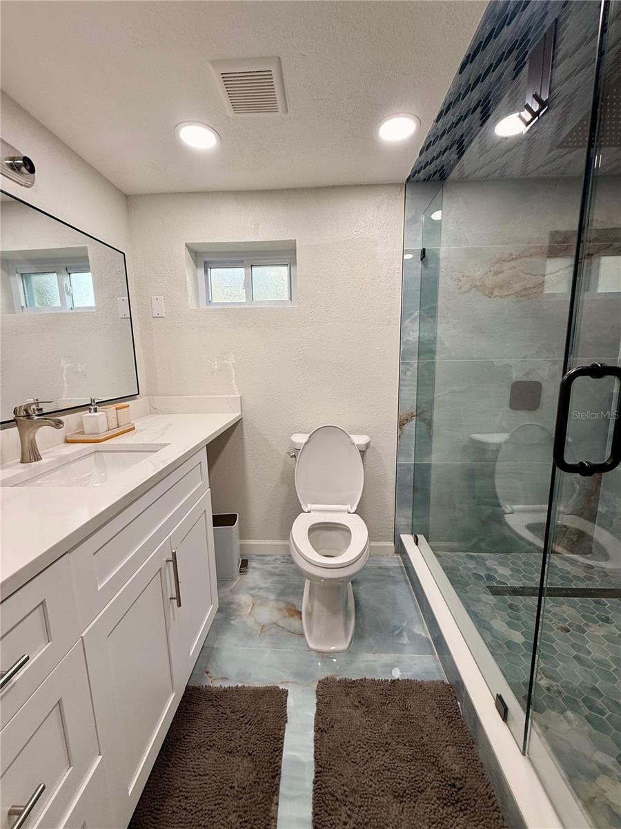 Listing photo id 17 for 8117 Bay Drive