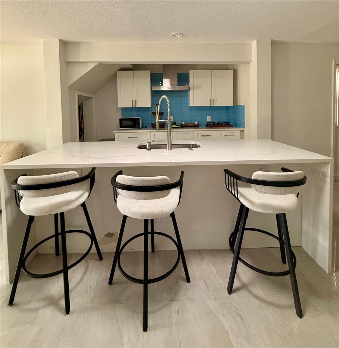 Listing photo id 20 for 8117 Bay Drive