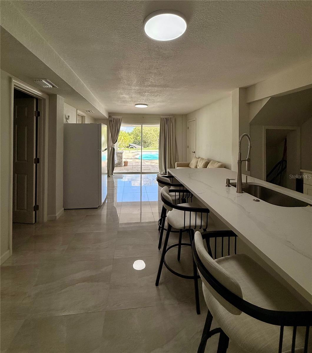 Listing photo id 21 for 8117 Bay Drive