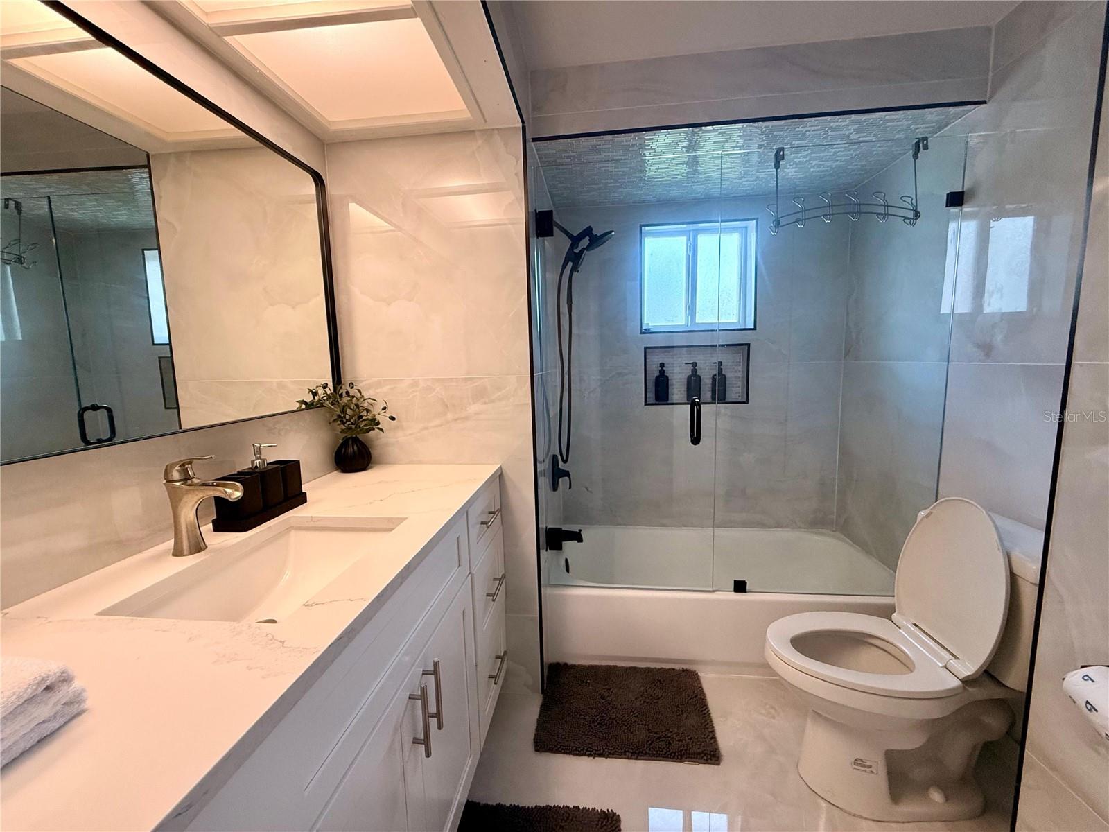 Listing photo id 6 for 8117 Bay Drive