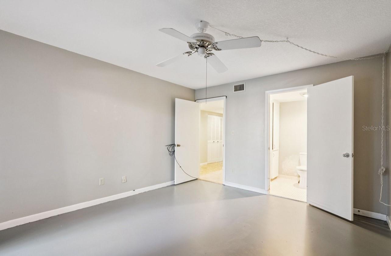 Image 8 of 12 For 1056 Michigan Street 1056