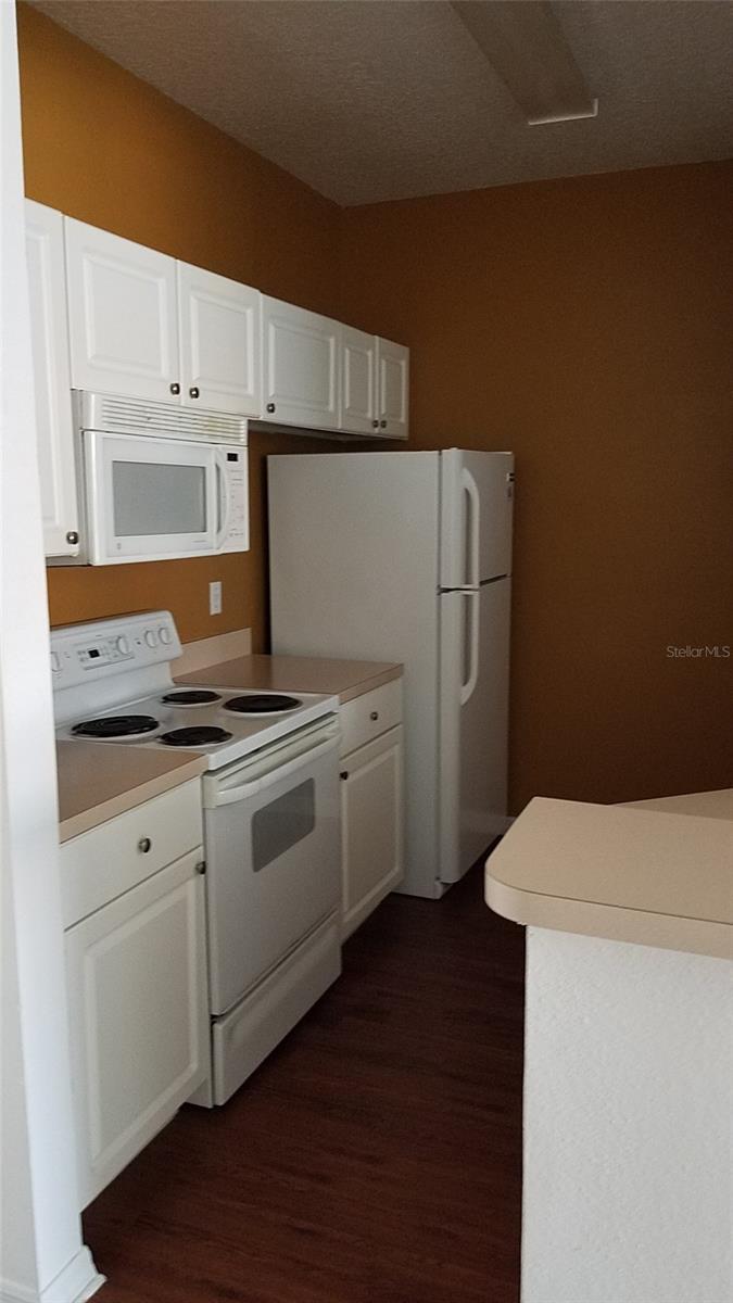 Image 6 of 10 For 5500 Metrowest Boulevard 102