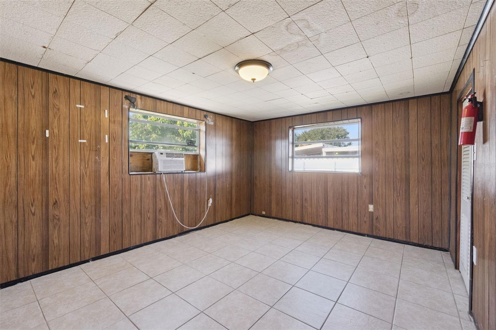 Image 11 of 19 For 410 Still Street