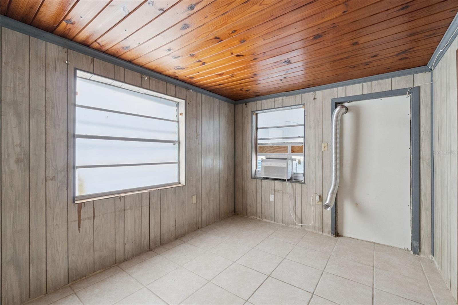 Image 17 of 19 For 410 Still Street