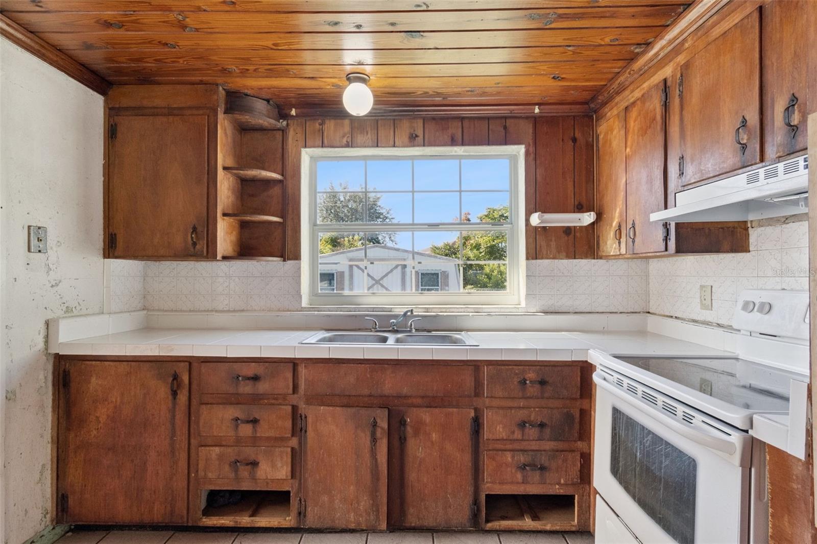 Image 4 of 19 For 410 Still Street