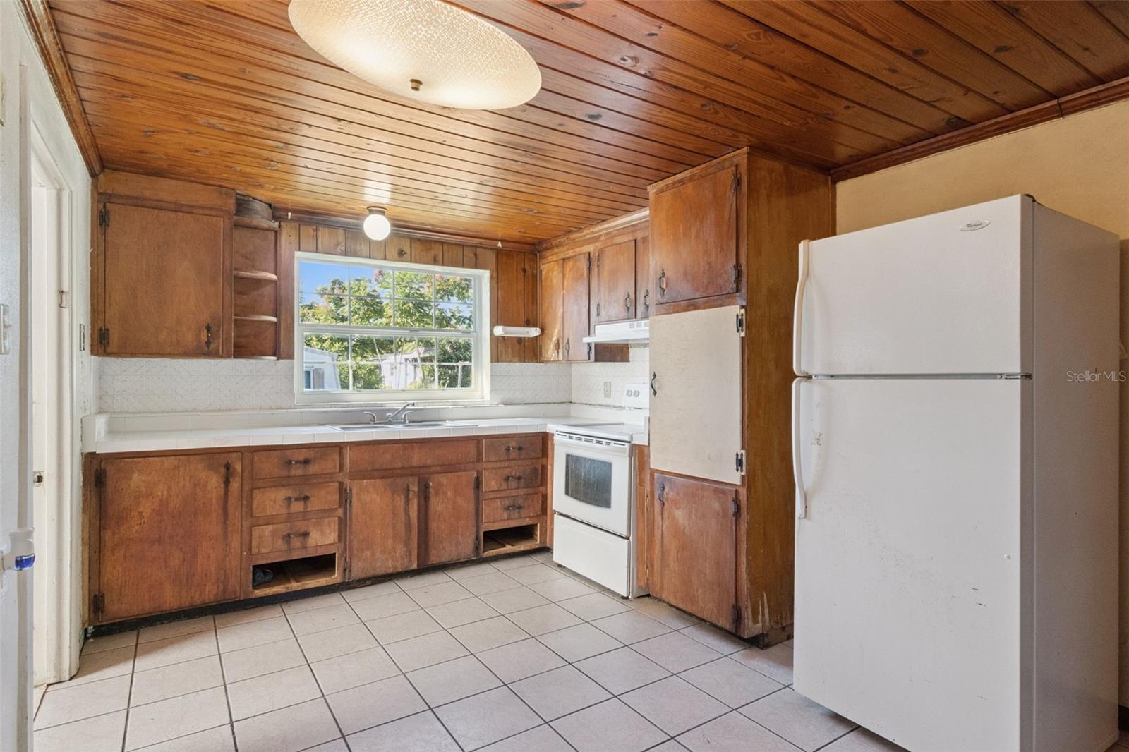 Image 5 of 19 For 410 Still Street