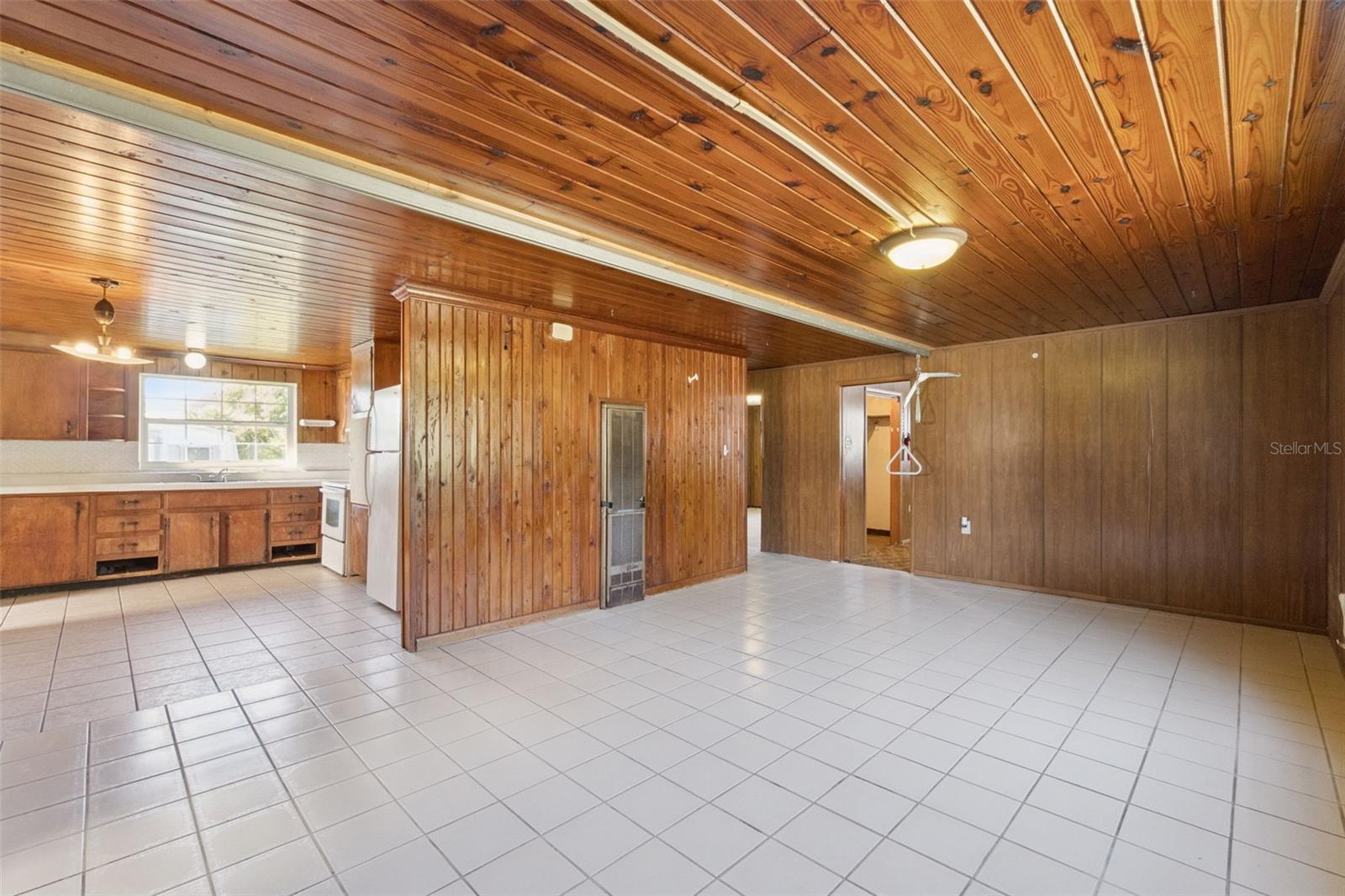 Image 7 of 19 For 410 Still Street