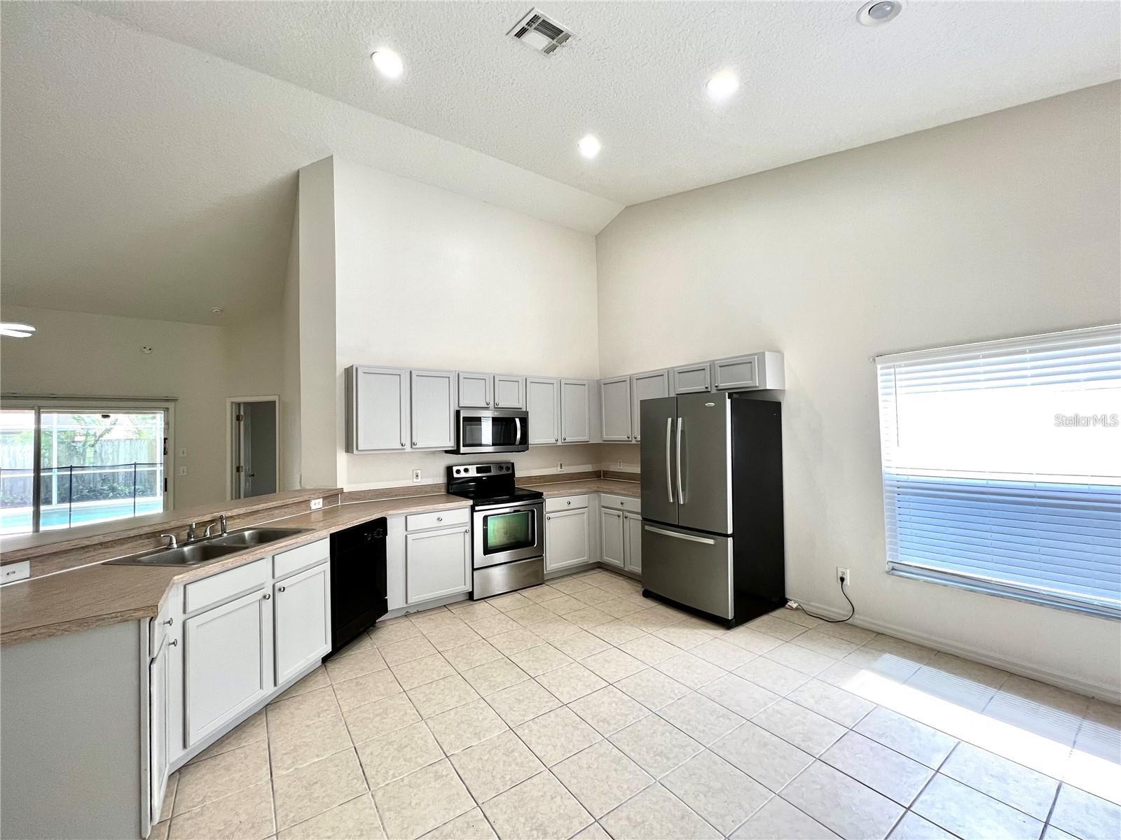 Image 16 of 39 For 1140 Cedarwood Way