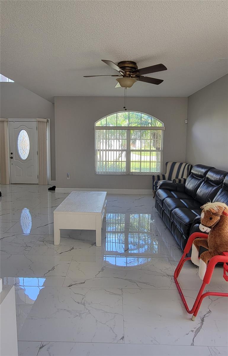 Image 3 of 13 For 4574 Ficus Tree Road N