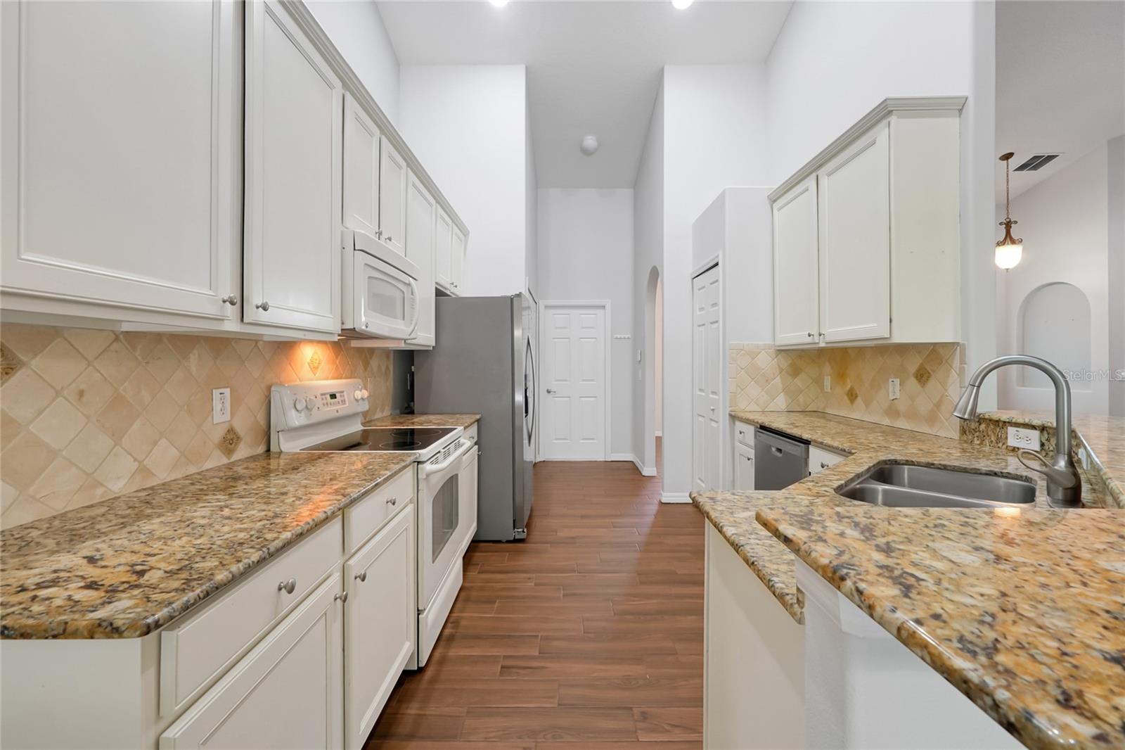 Image 10 of 49 For 868 Seneca Trl