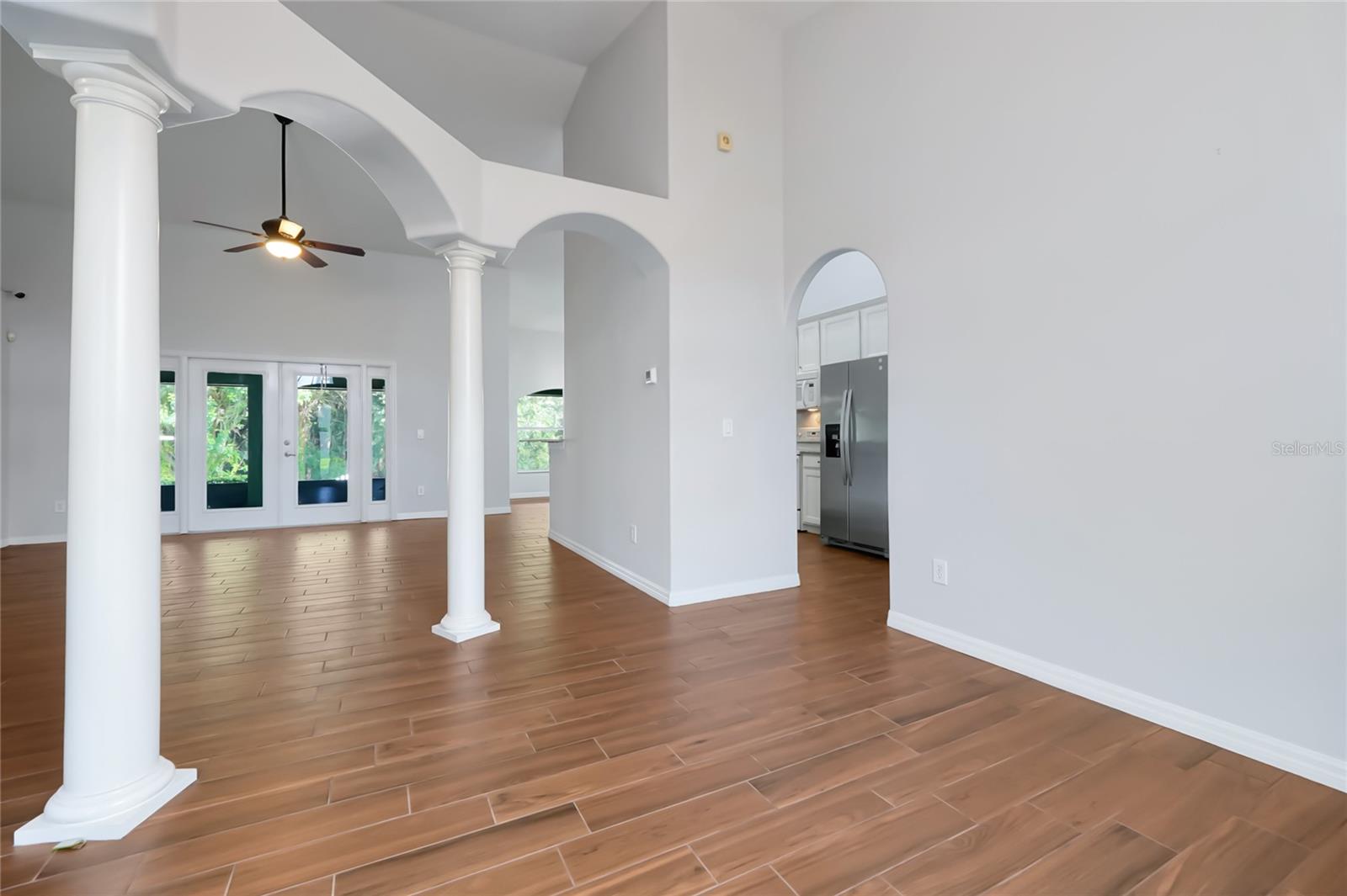 Image 16 of 49 For 868 Seneca Trl